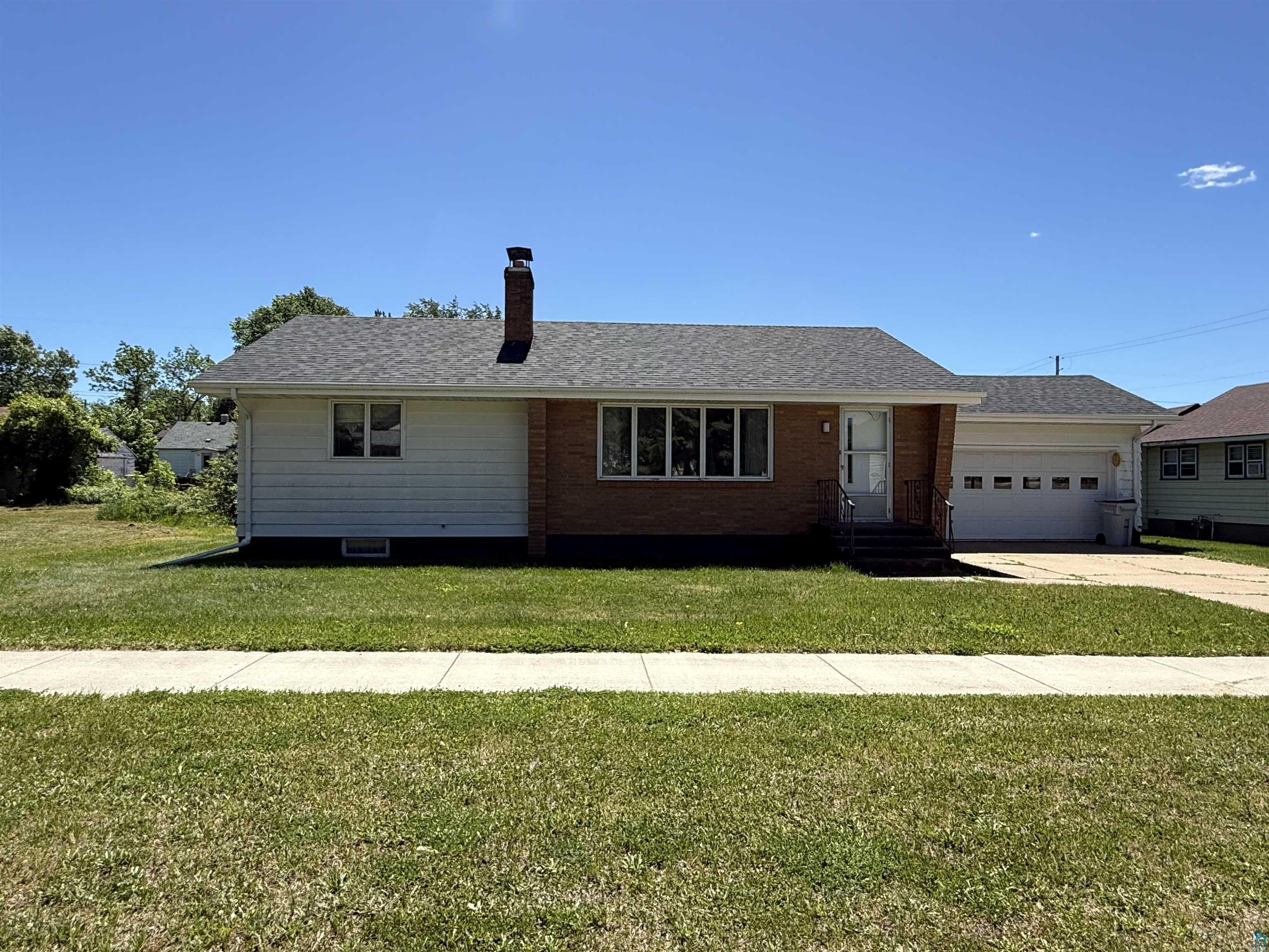 607 3rd St NE Chisholm MN 55719 6126050 image1