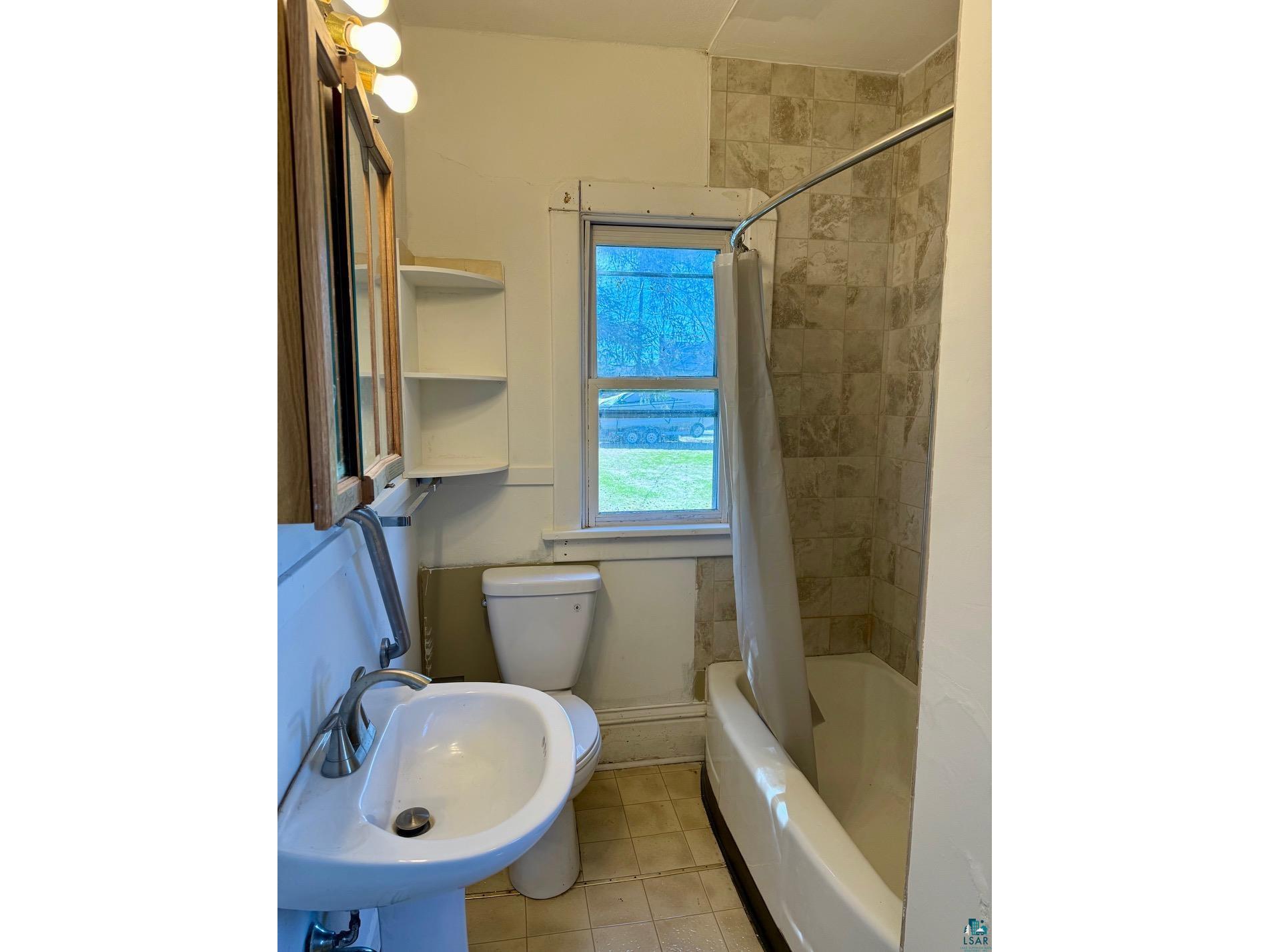 609 14th Ave E Ashland WI 54806 6124771 image10