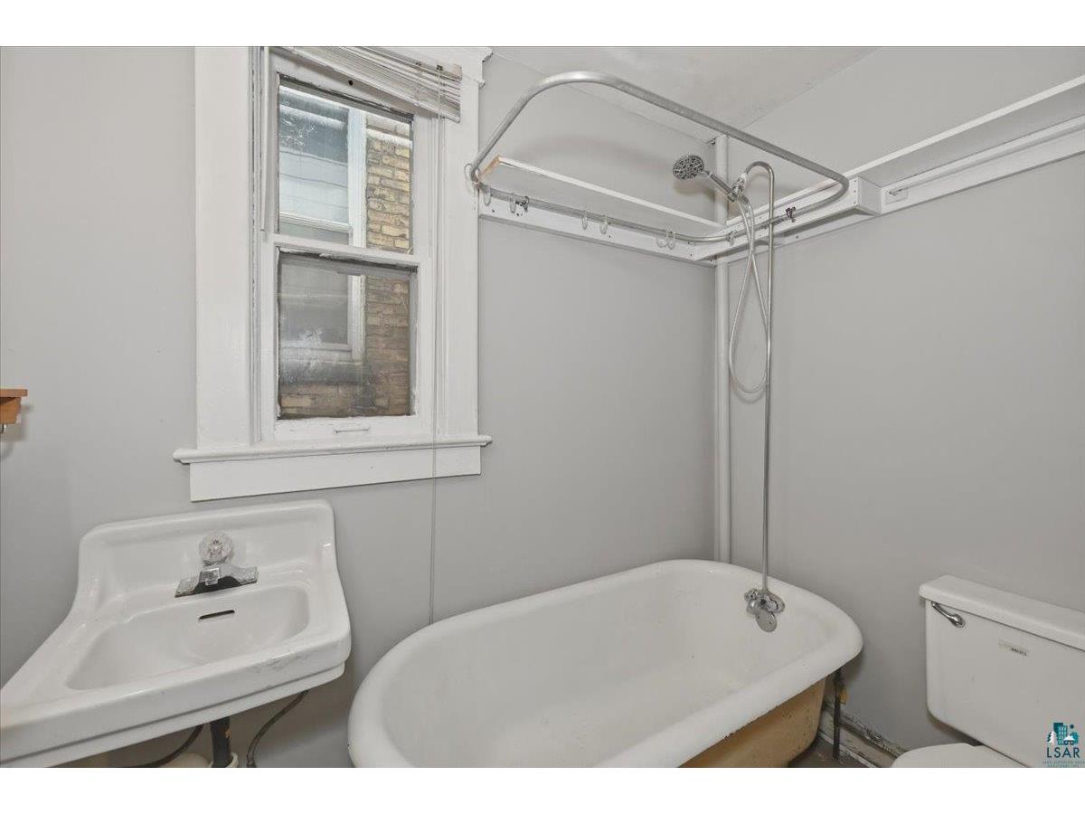 609 E 6th St Duluth MN 55805 6125970 image10