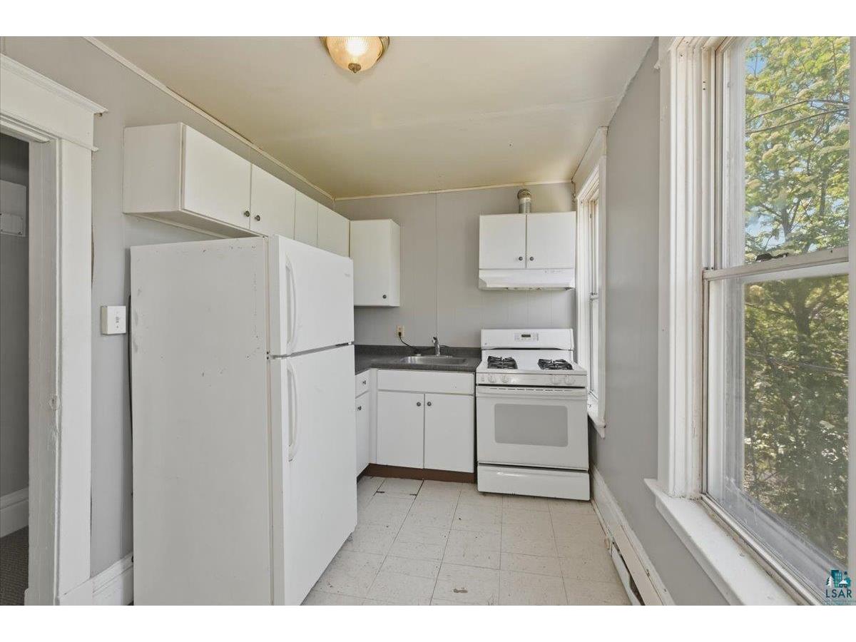 609 E 6th St Duluth MN 55805 6125970 image11
