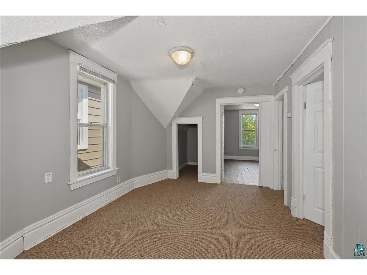 609 E 6th St Duluth MN 55805 6125970 image12