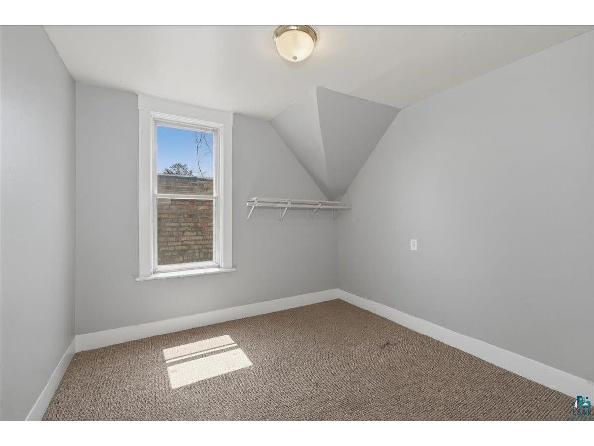 609 E 6th St Duluth MN 55805 6125970 image13