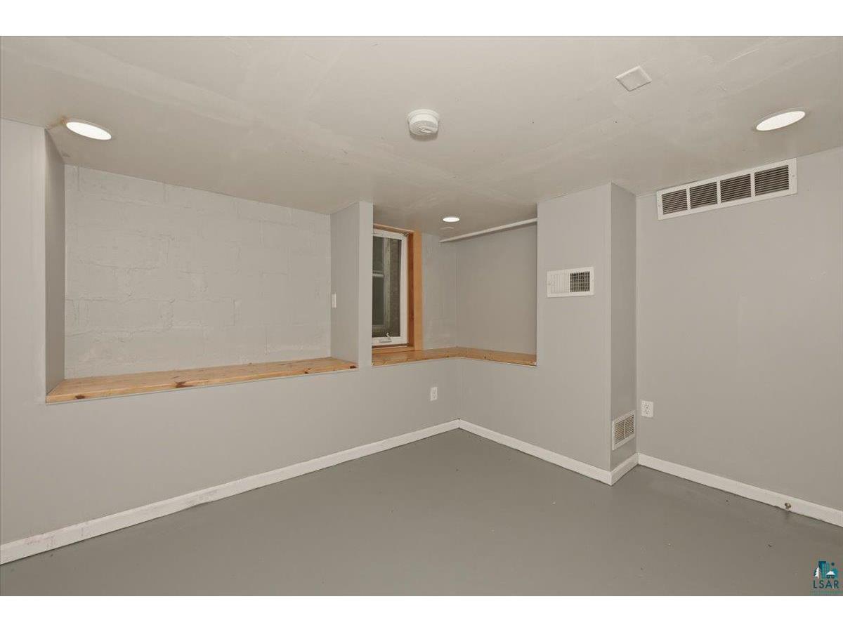 609 E 6th St Duluth MN 55805 6125970 image19