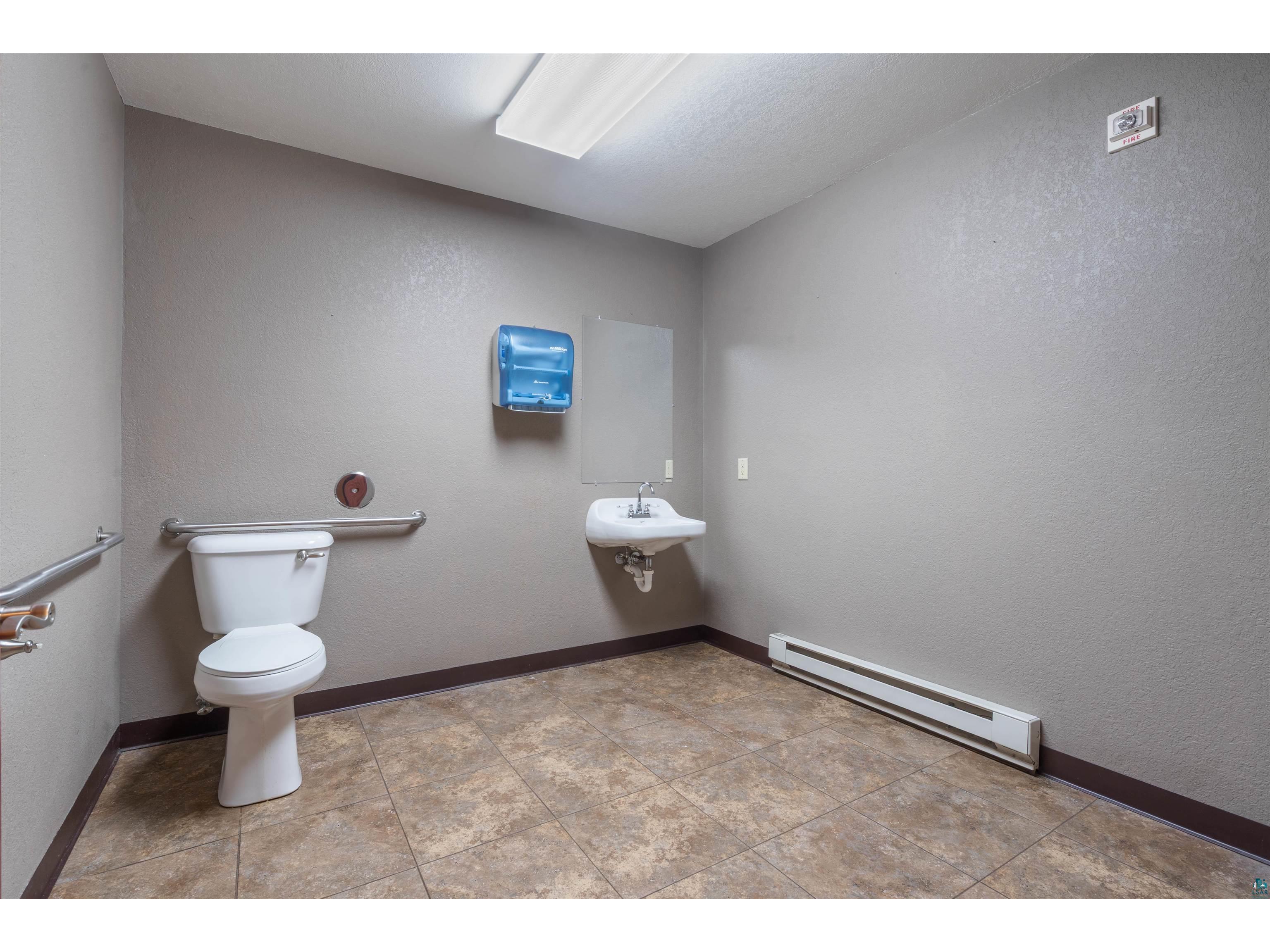 610 Ogden Ave Superior WI 54880 6125959 image8