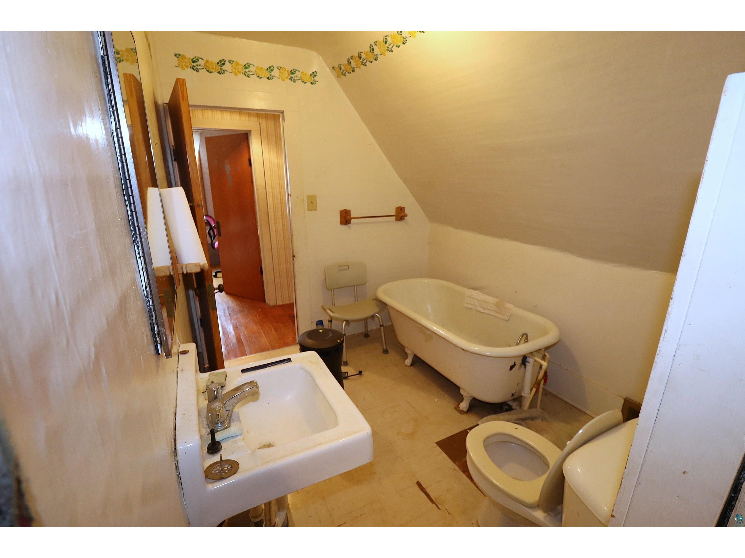 611 Beaser Ave Ashland WI 54806 6124247 image23