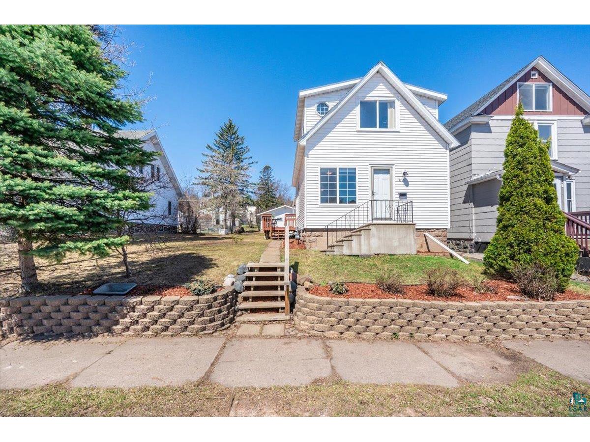 611 E 10th St Duluth MN 55805 6107825 image1