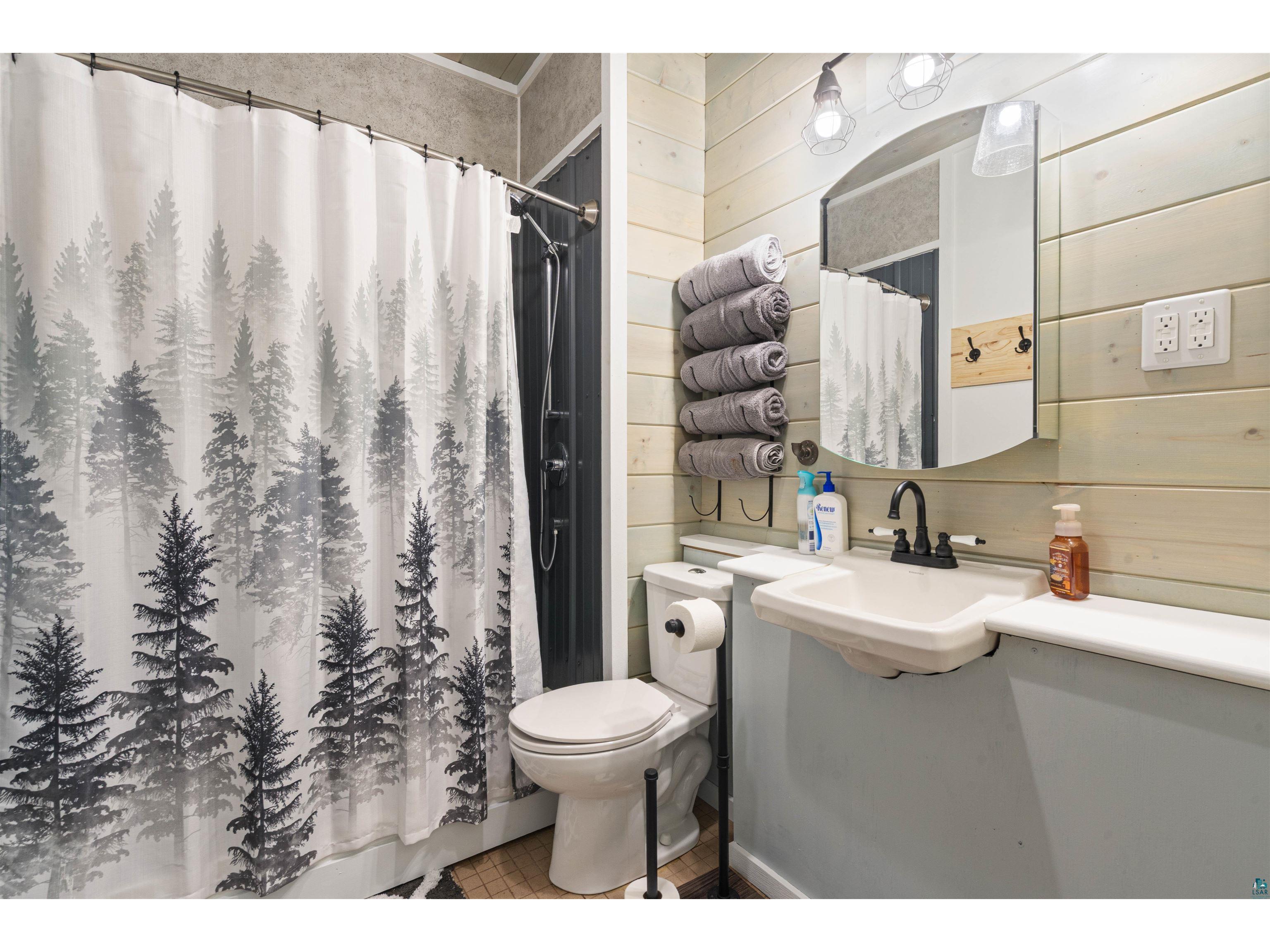 6116 N Tischer Rd Duluth MN 55804 6125844 image25