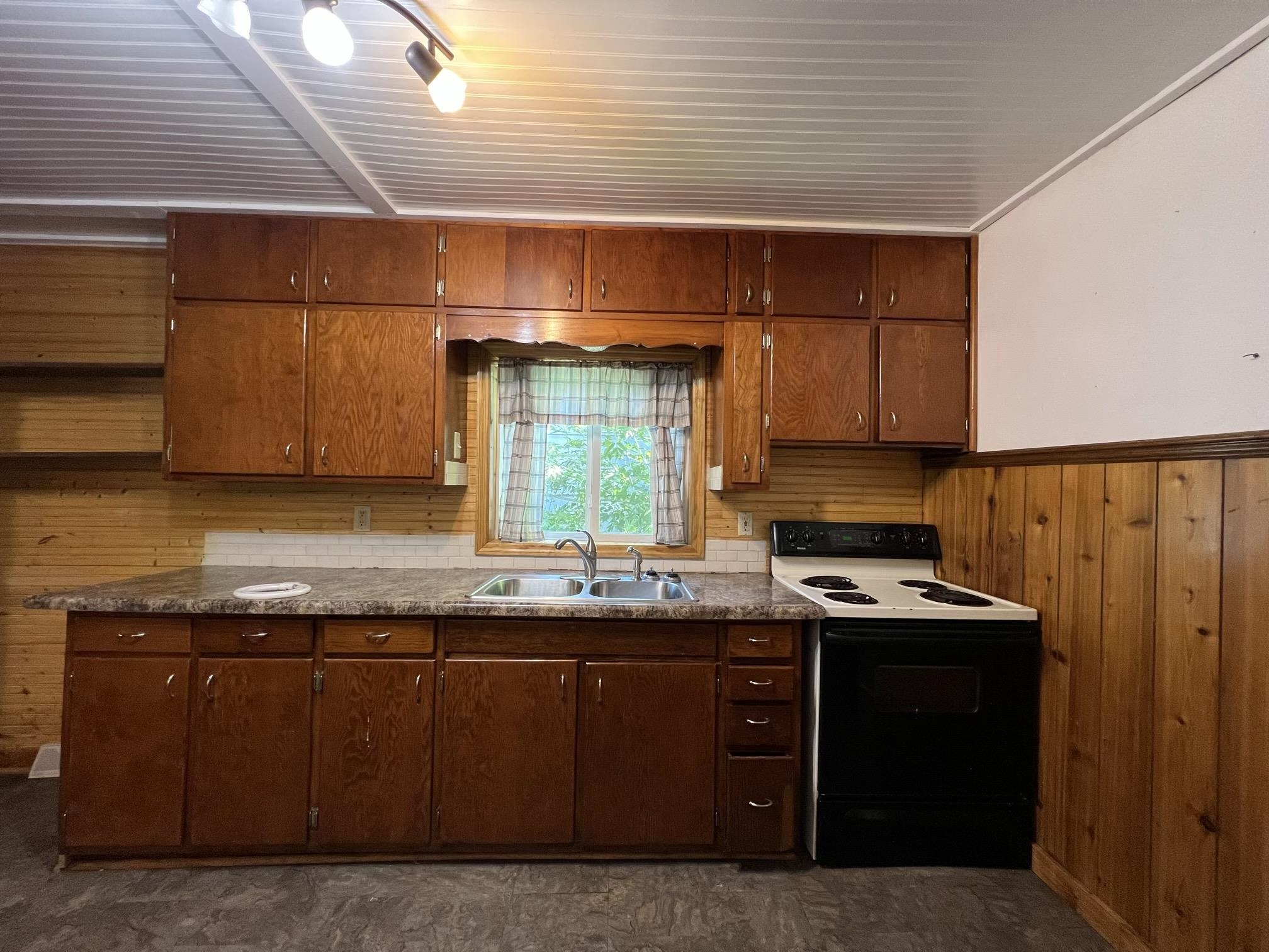 614 St Claire Street Ashland WI 54806 6121936 image2