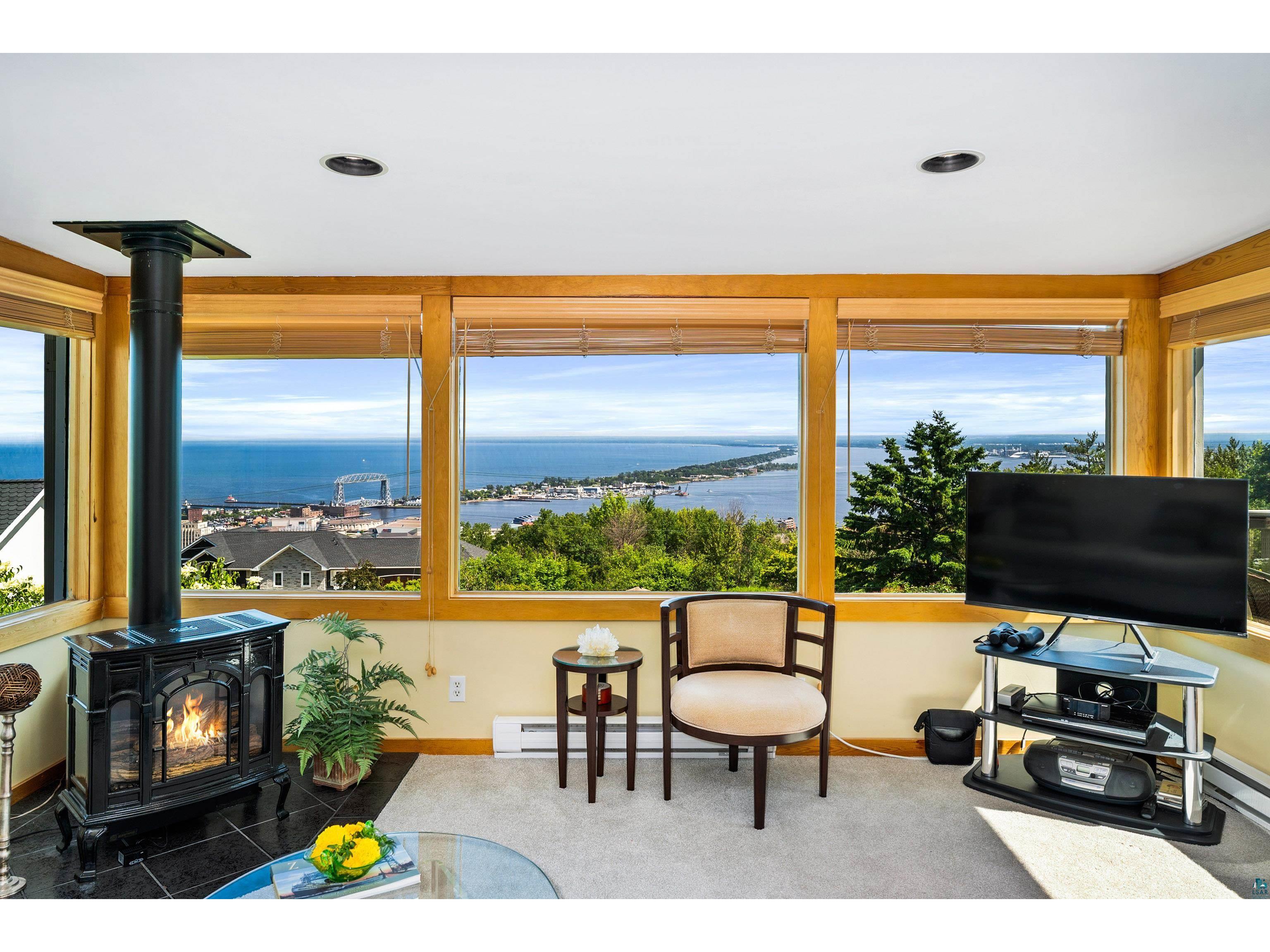 615 W 6th St Duluth MN 55806 6126607 image30