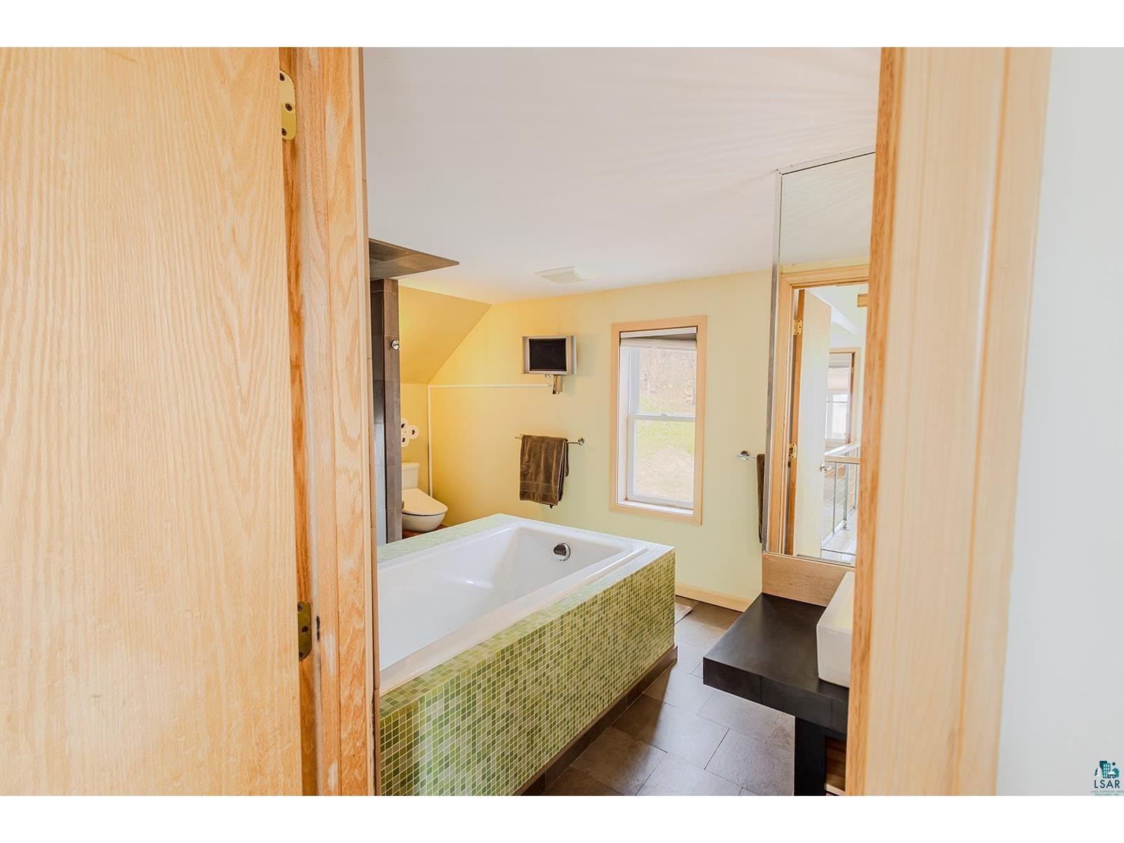 617 W 2nd St Duluth MN 55806 6125029 image26
