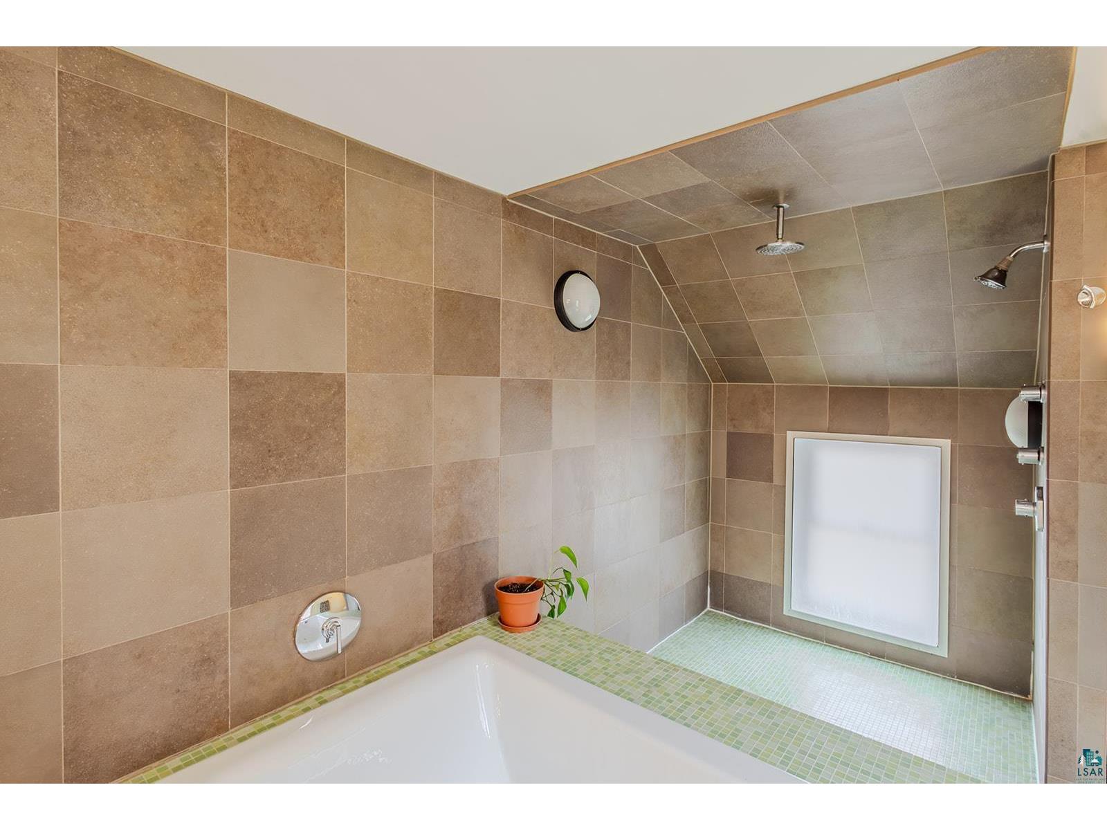 617 W 2nd St Duluth MN 55806 6125029 image31