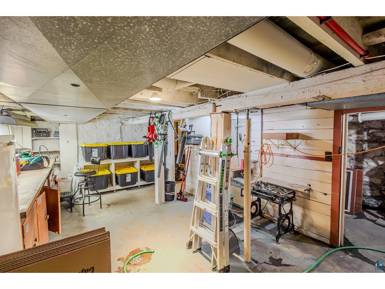 617 W 2nd St Duluth MN 55806 6125029 image33