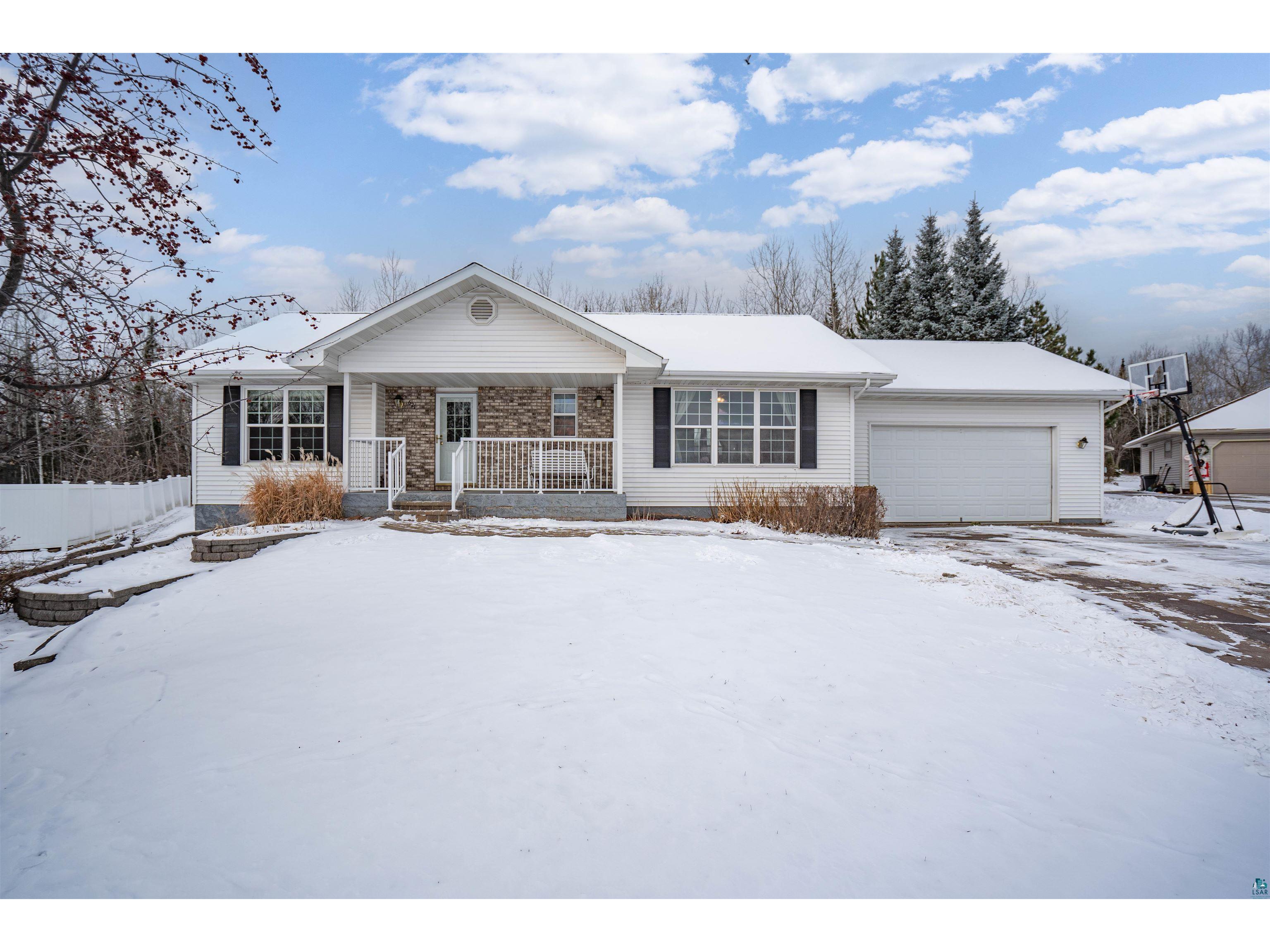 621 17th Ave, Two Harbors, MN 55616 MLS 6106471 Edina Realty