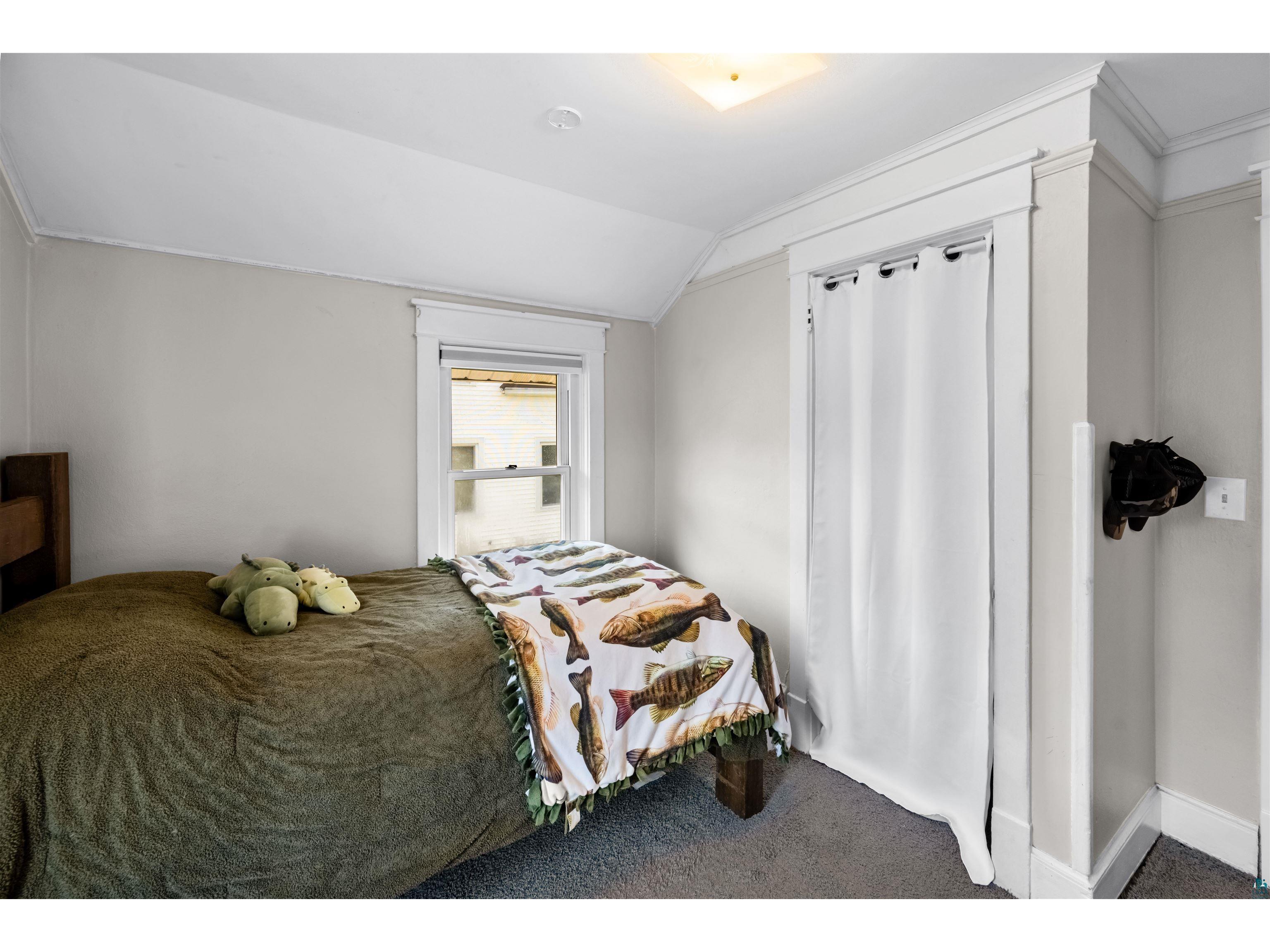 622 N 8th Ave E Duluth MN 55805 6126678 image33
