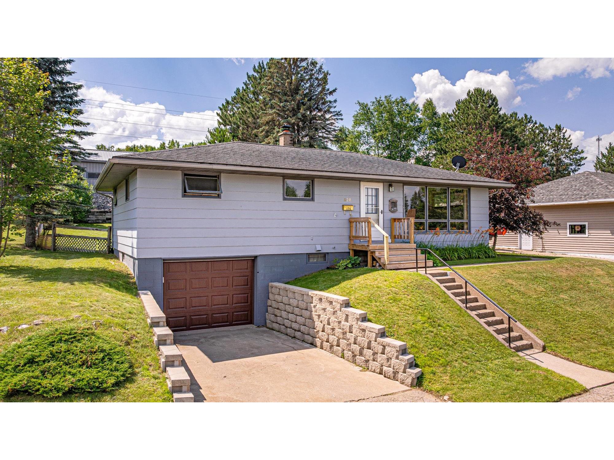 628 E Boundary St Ely MN 55731 6120899 image1