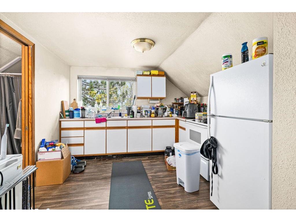 628 W 3rd St Duluth MN 55806 6122779 image4