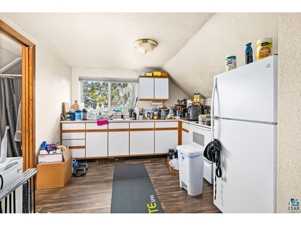 628 W 3rd St Duluth MN 55806 6123805 image4