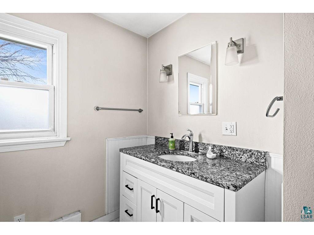 63 E 7th St Superior WI 54880 6125240 image15