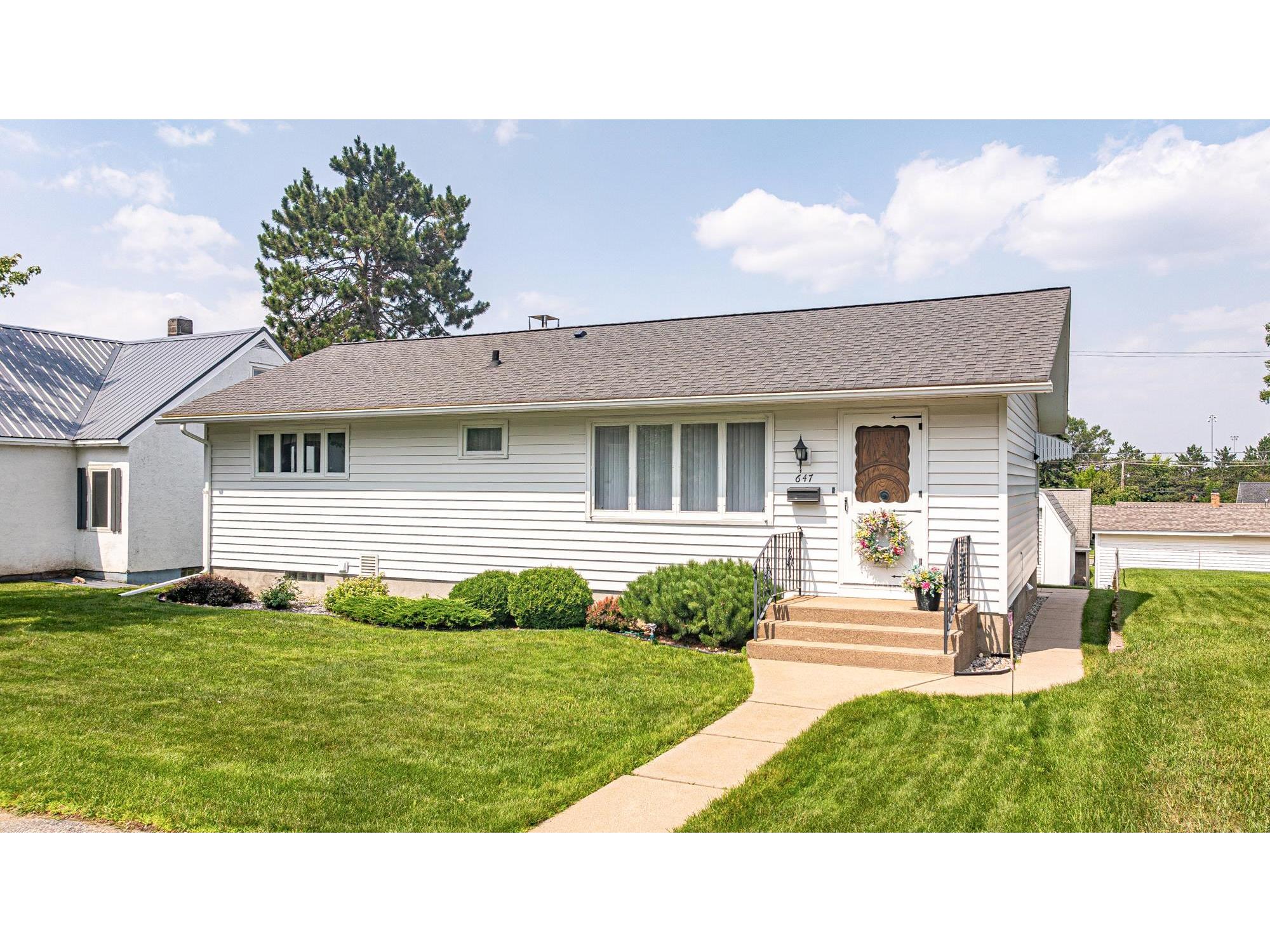 647 E Boundary St Ely MN 55731 6121001 image1