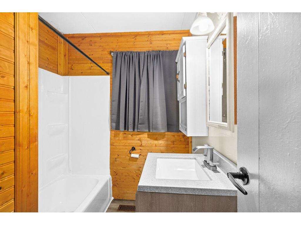 66 Banks Blvd Silver Bay MN 55614 6122231 image11