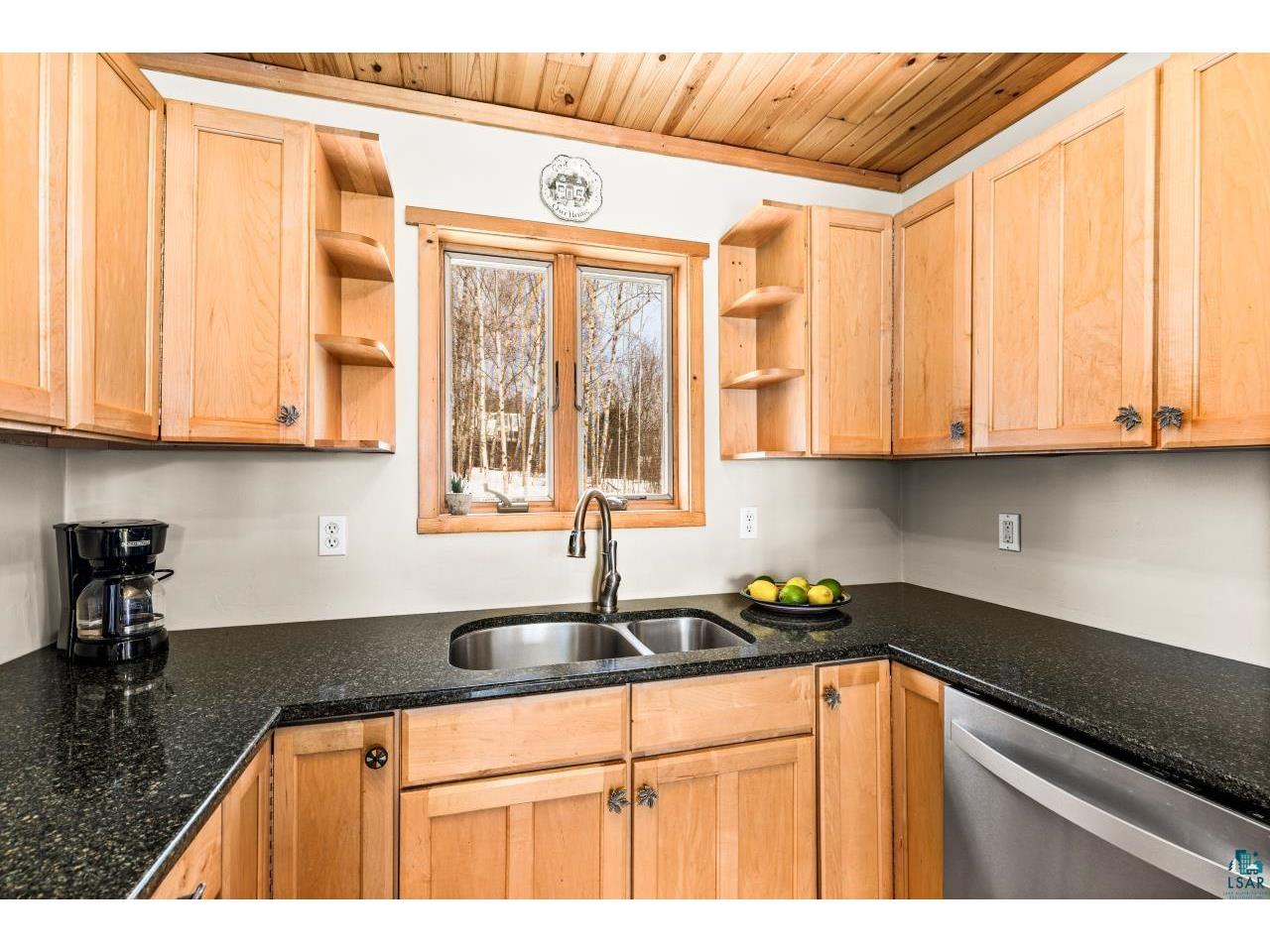 67 Snowshoe Tr Tofte MN 55615 6124019 image24