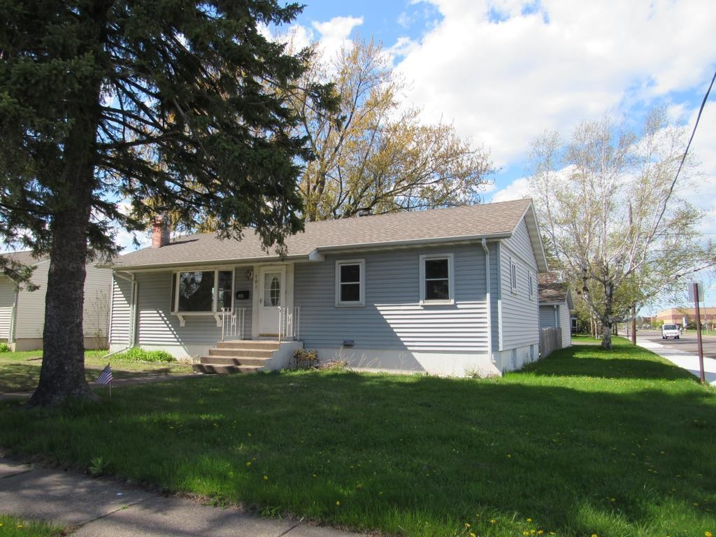 701 N 22nd St Superior WI 54880 6119657 image1