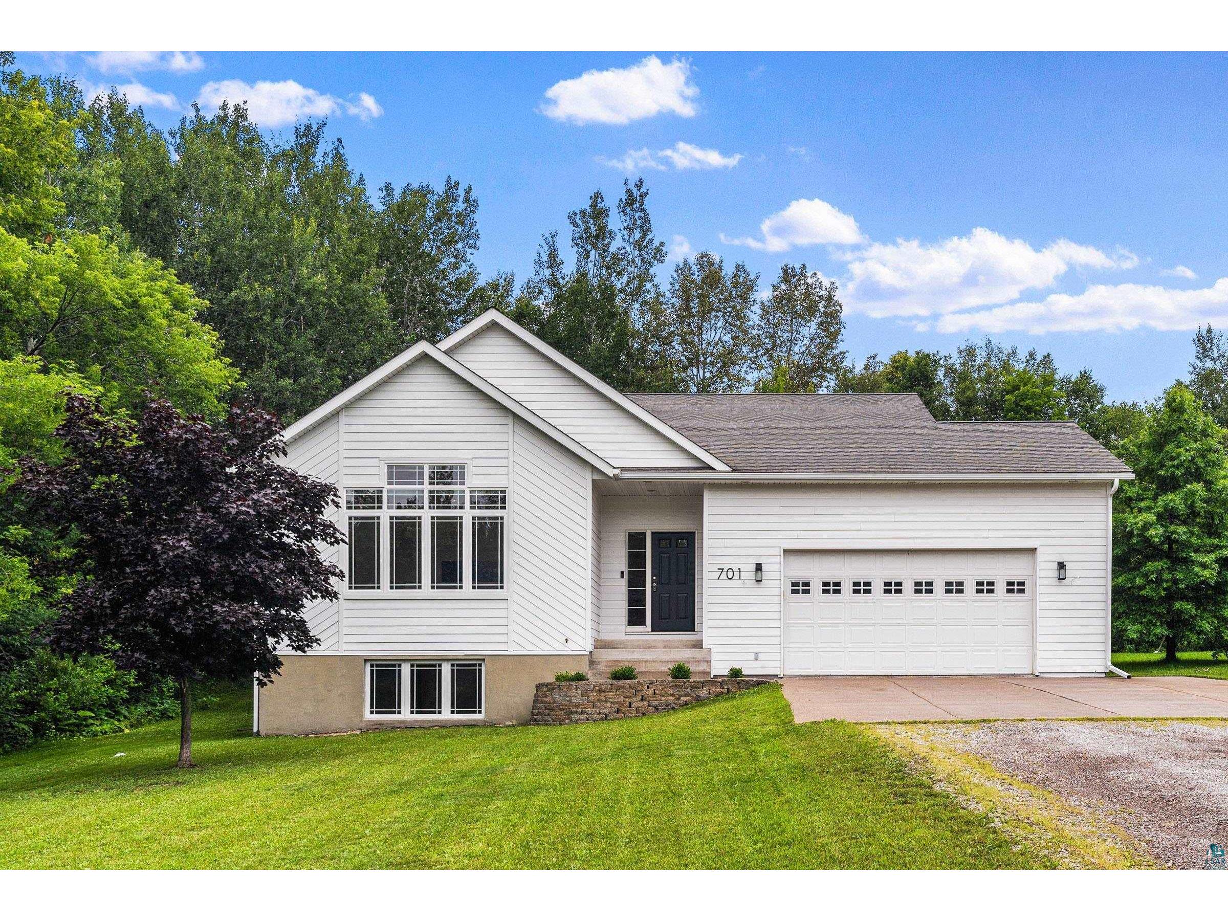 701 W Ideal St Duluth MN 55811 6109619 image1