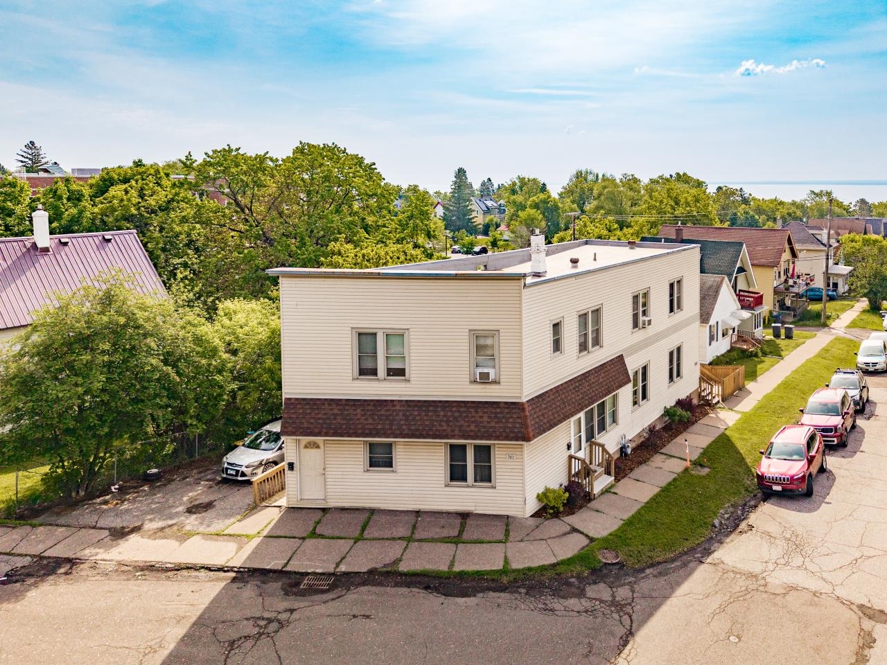 702 E 11th St Duluth MN 55805 6120619 image1