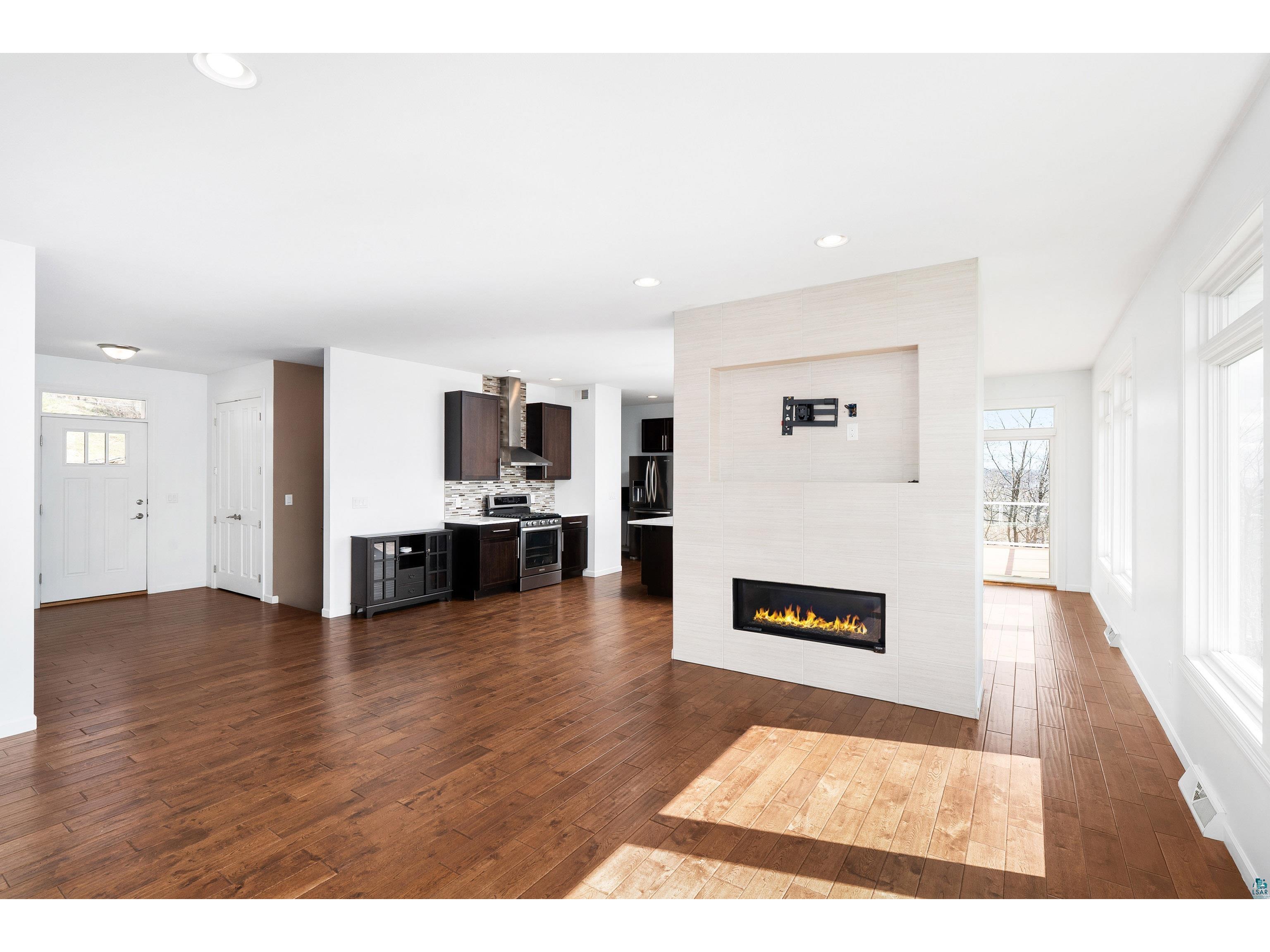 703 W 4th St Duluth MN 55806 6125038 image11