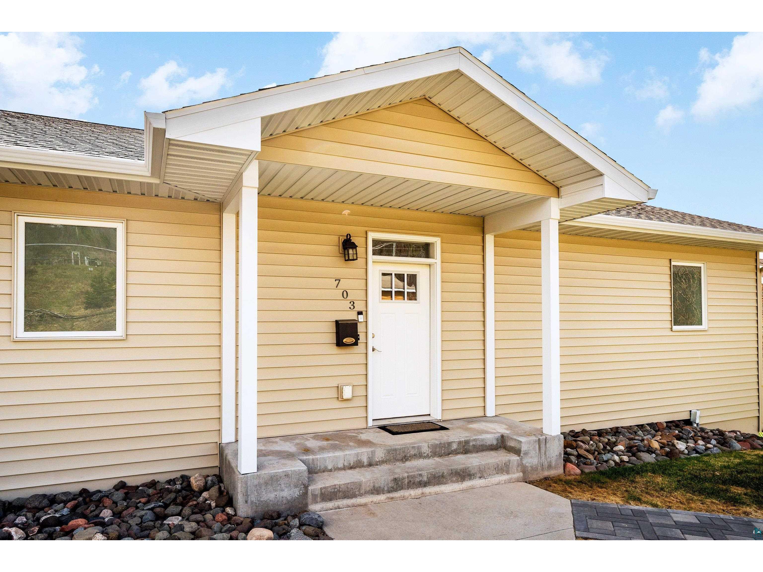 703 W 4th St Duluth MN 55806 6125038 image2