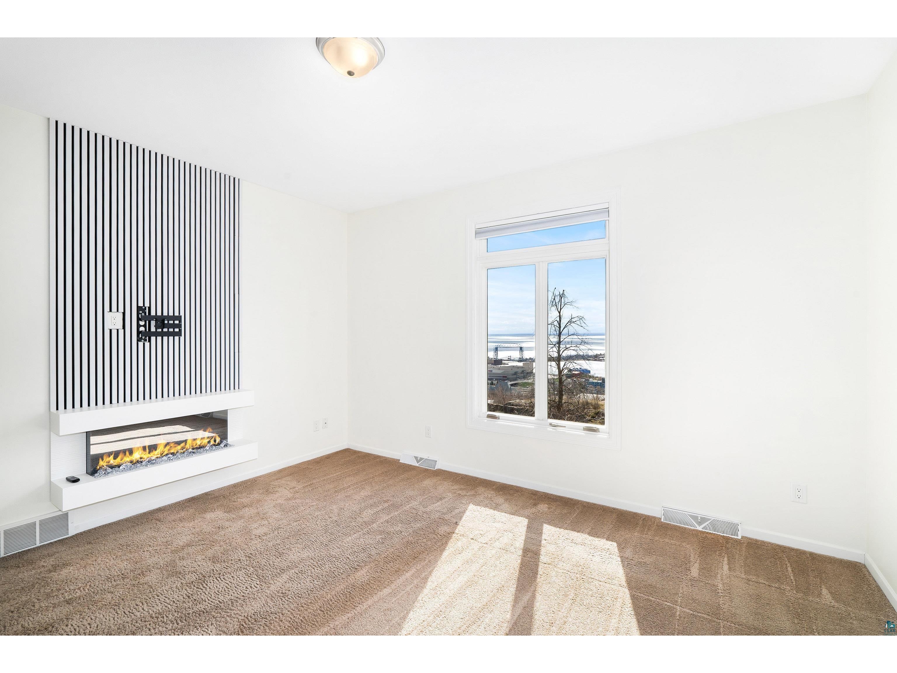 703 W 4th St Duluth MN 55806 6125038 image32
