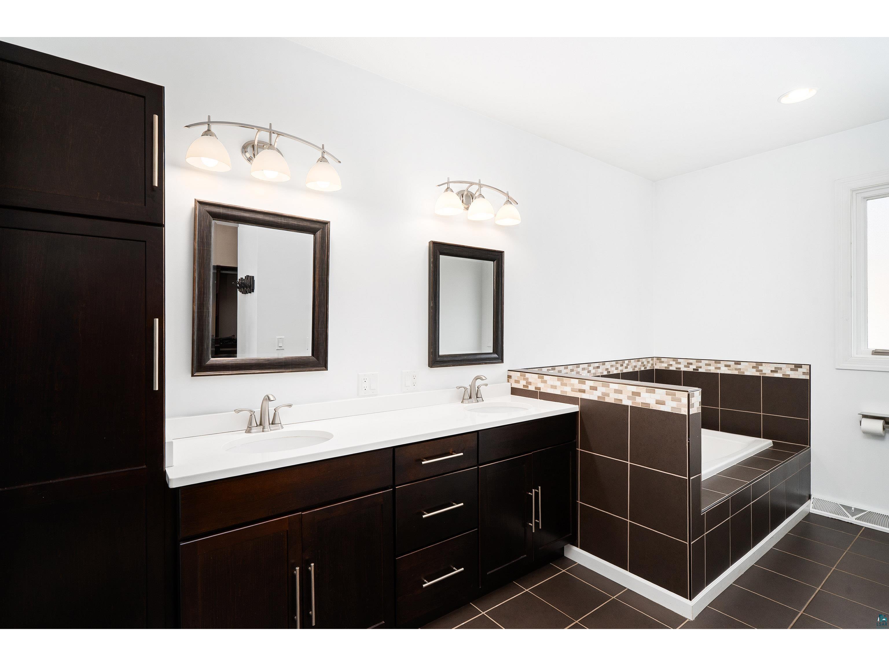 703 W 4th St Duluth MN 55806 6125038 image36