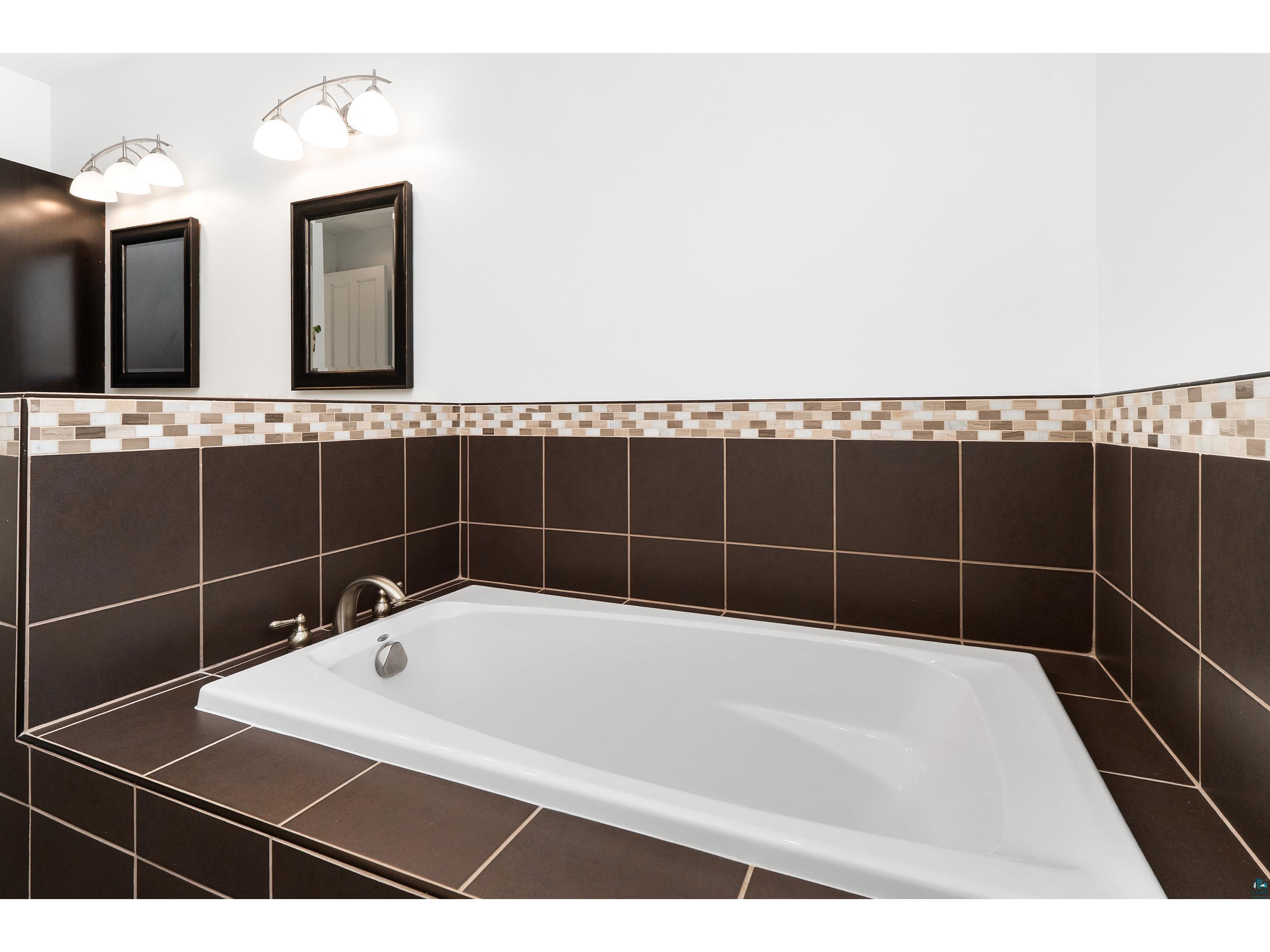 703 W 4th St Duluth MN 55806 6125038 image37