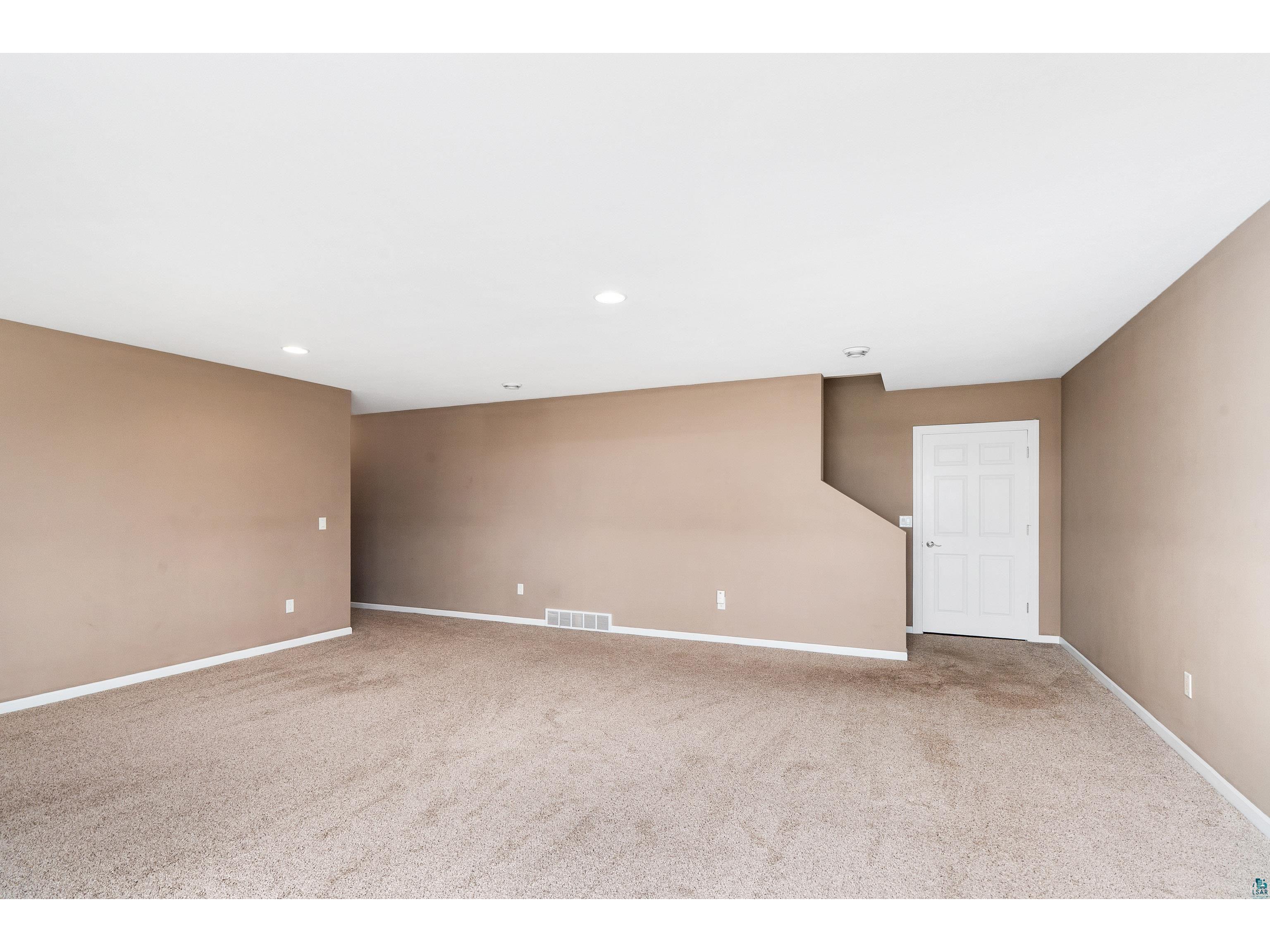 703 W 4th St Duluth MN 55806 6125038 image44