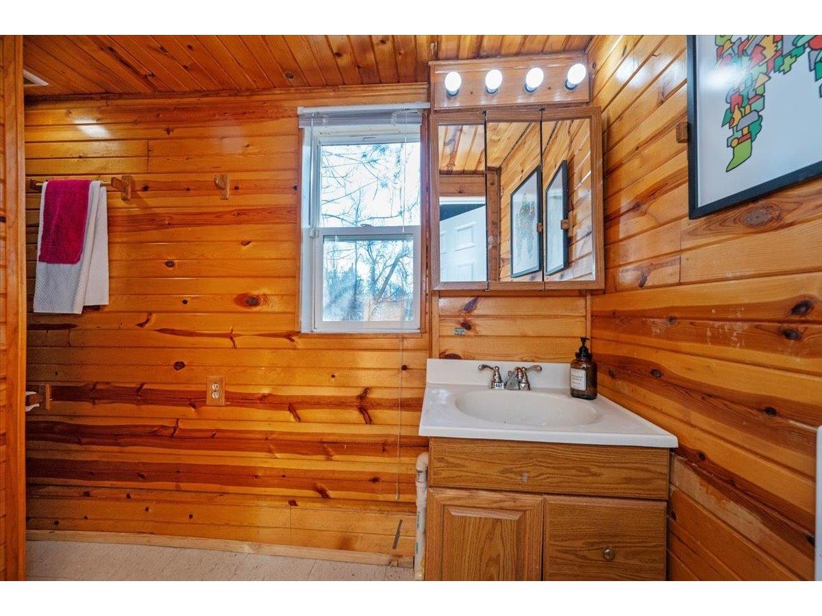 706 N Boundary Ave Duluth MN 55810 6123030 image9