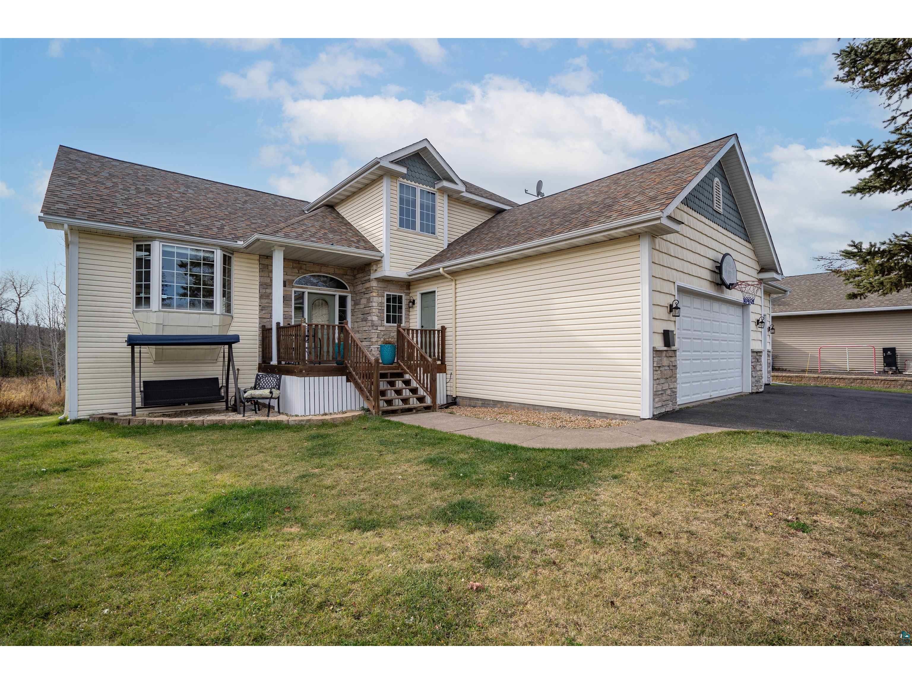 714 Creekside Cr Duluth MN 55811 6124355 image1