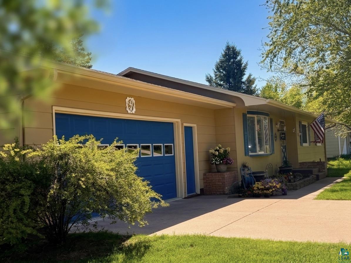 714 W 5th St Washburn WI 54891 6125515 image1
