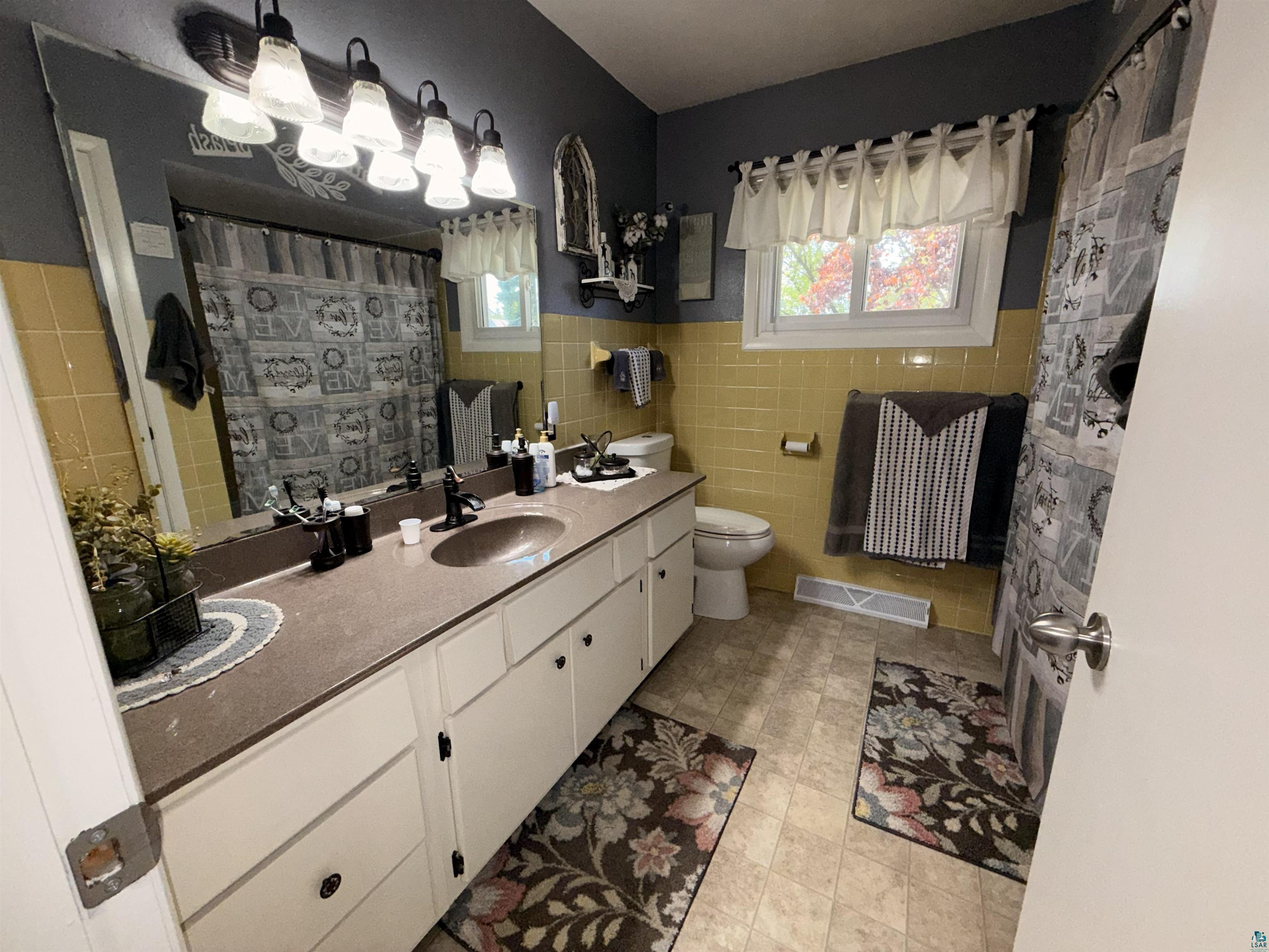 714 W 5th St Washburn WI 54891 6125515 image11