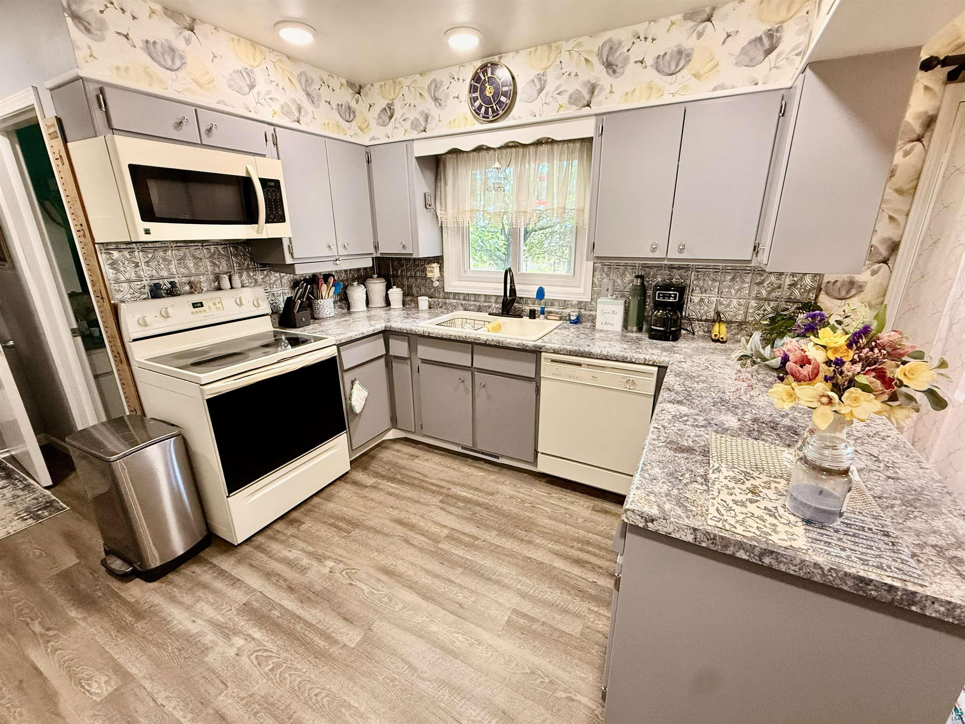 714 W 5th St Washburn WI 54891 6125515 image3
