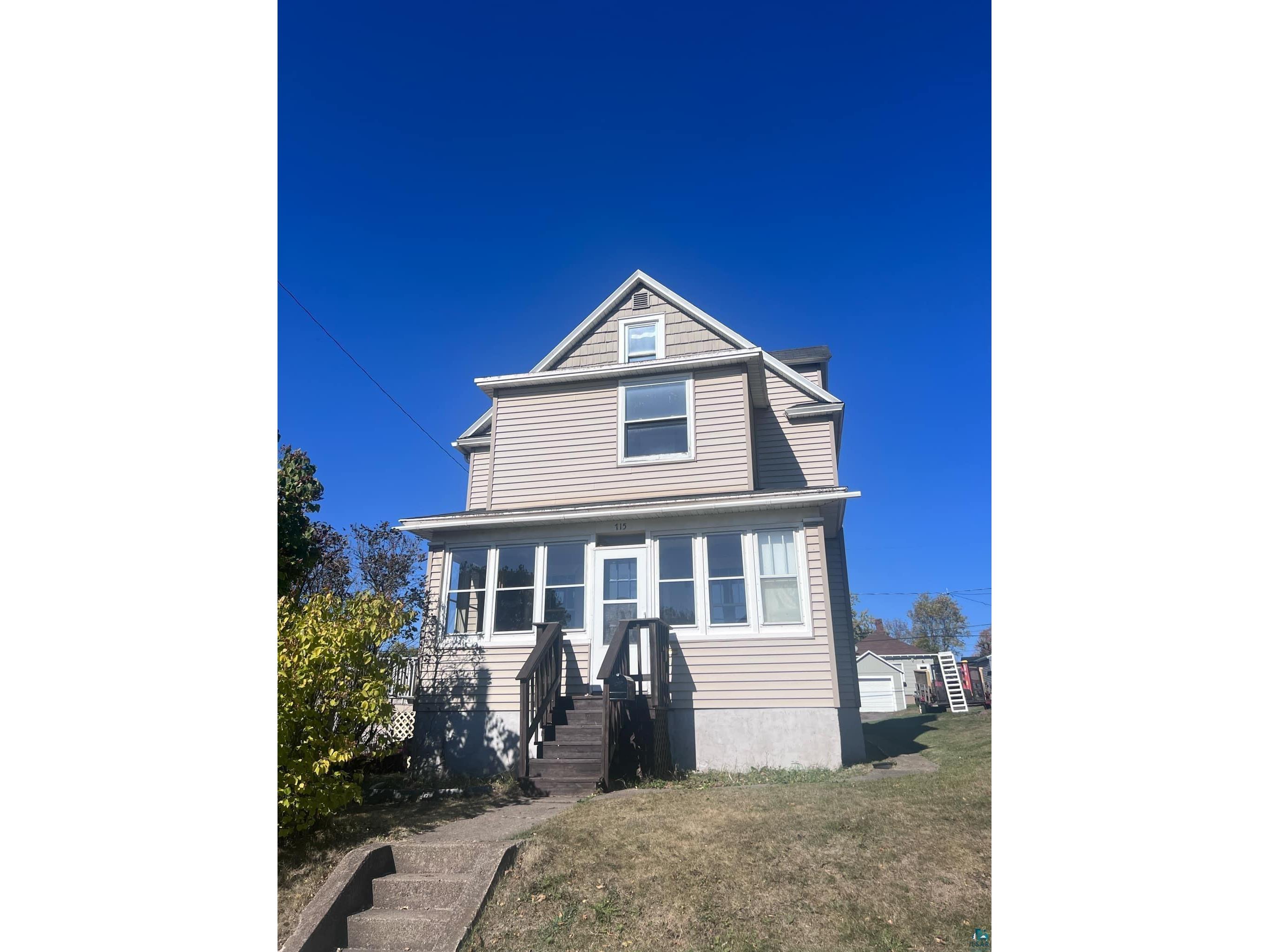 715 Garfield St Eveleth MN 55734 6117565 image1