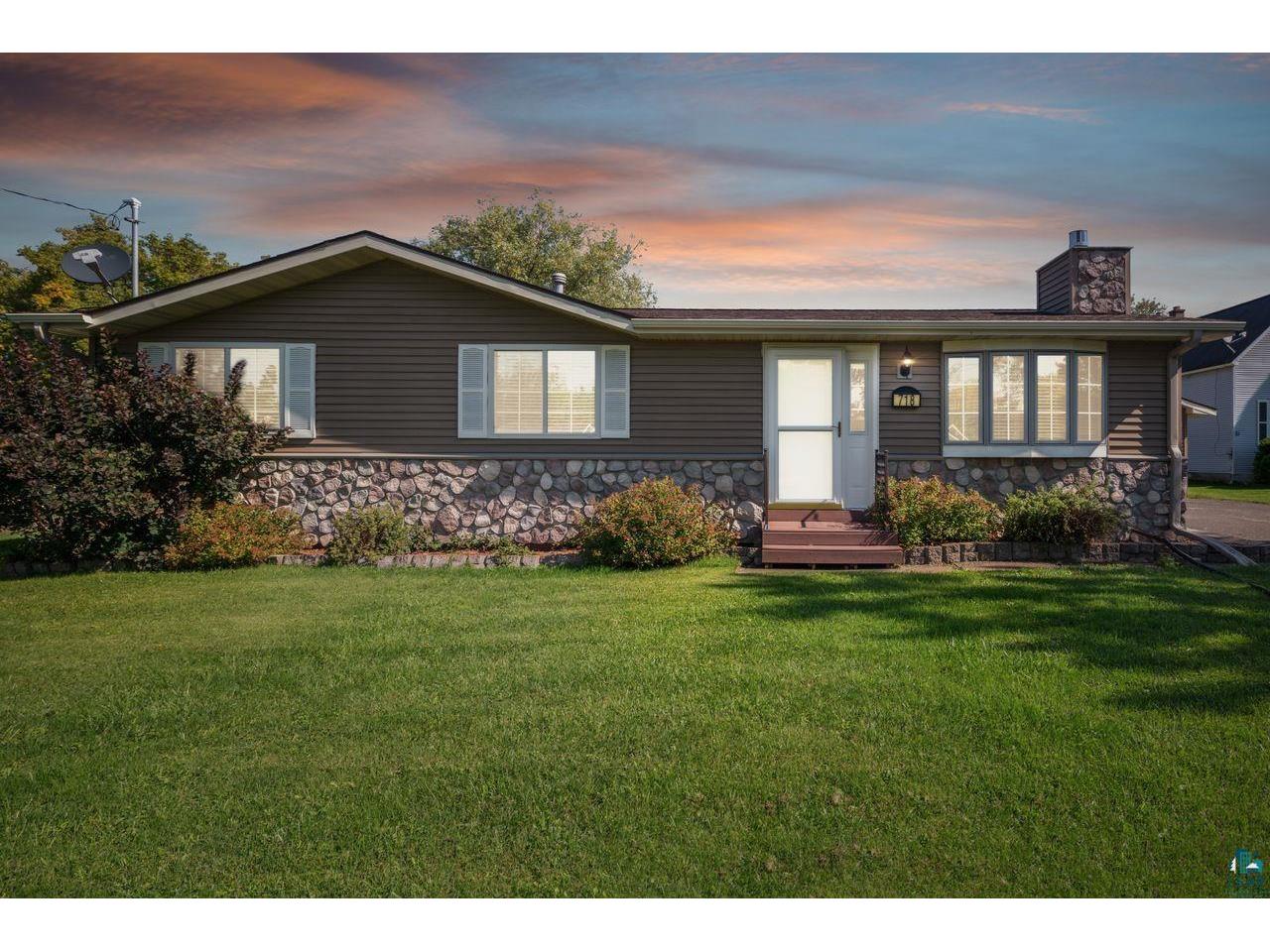 718 16th Ave W Ashland WI 54806 6110709 image1