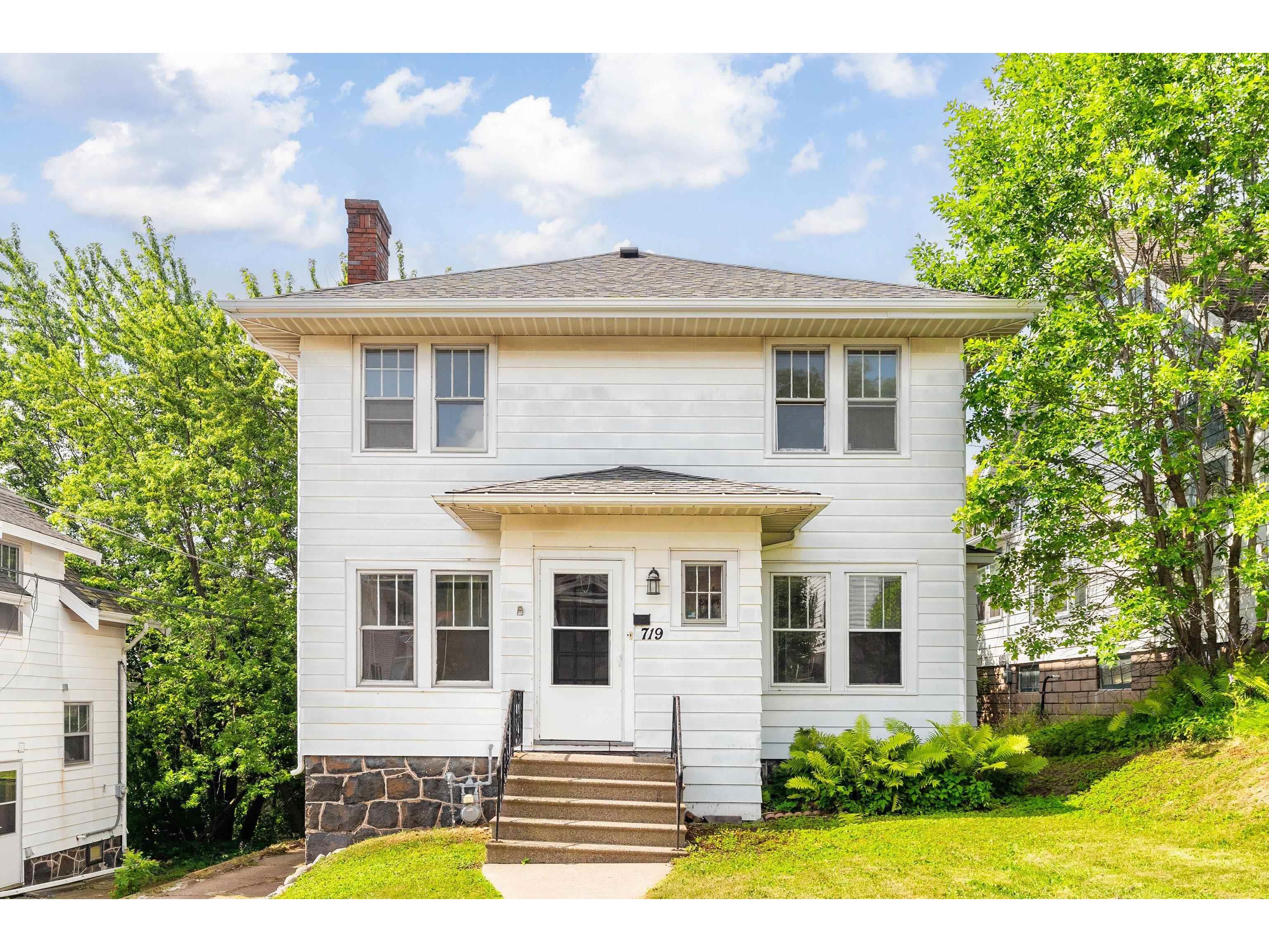 719 N 16th Ave E Duluth MN 55812 6121325 image1