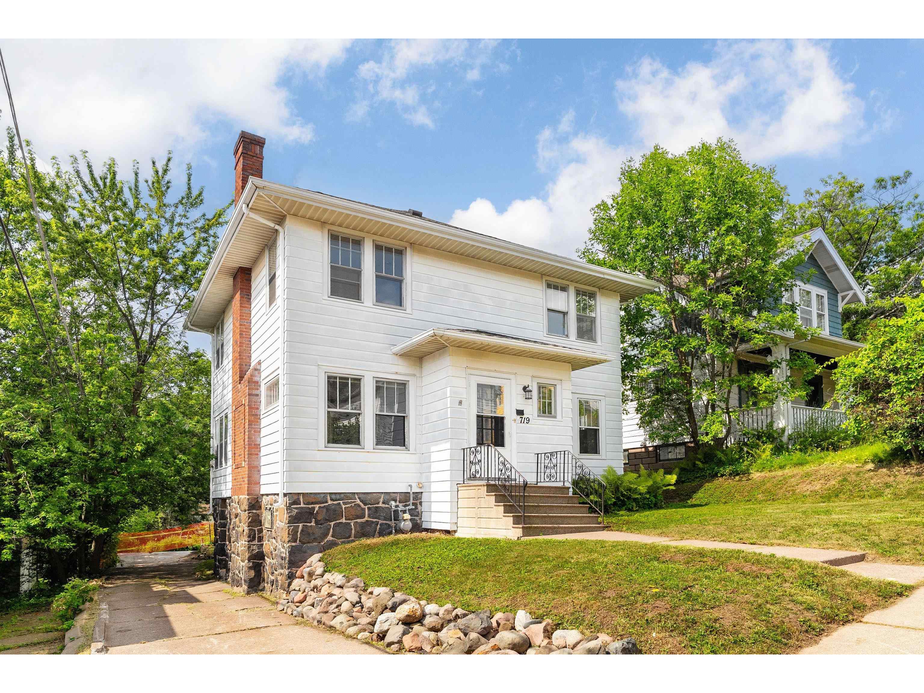 719 N 16th Ave E Duluth MN 55812 6121325 image2