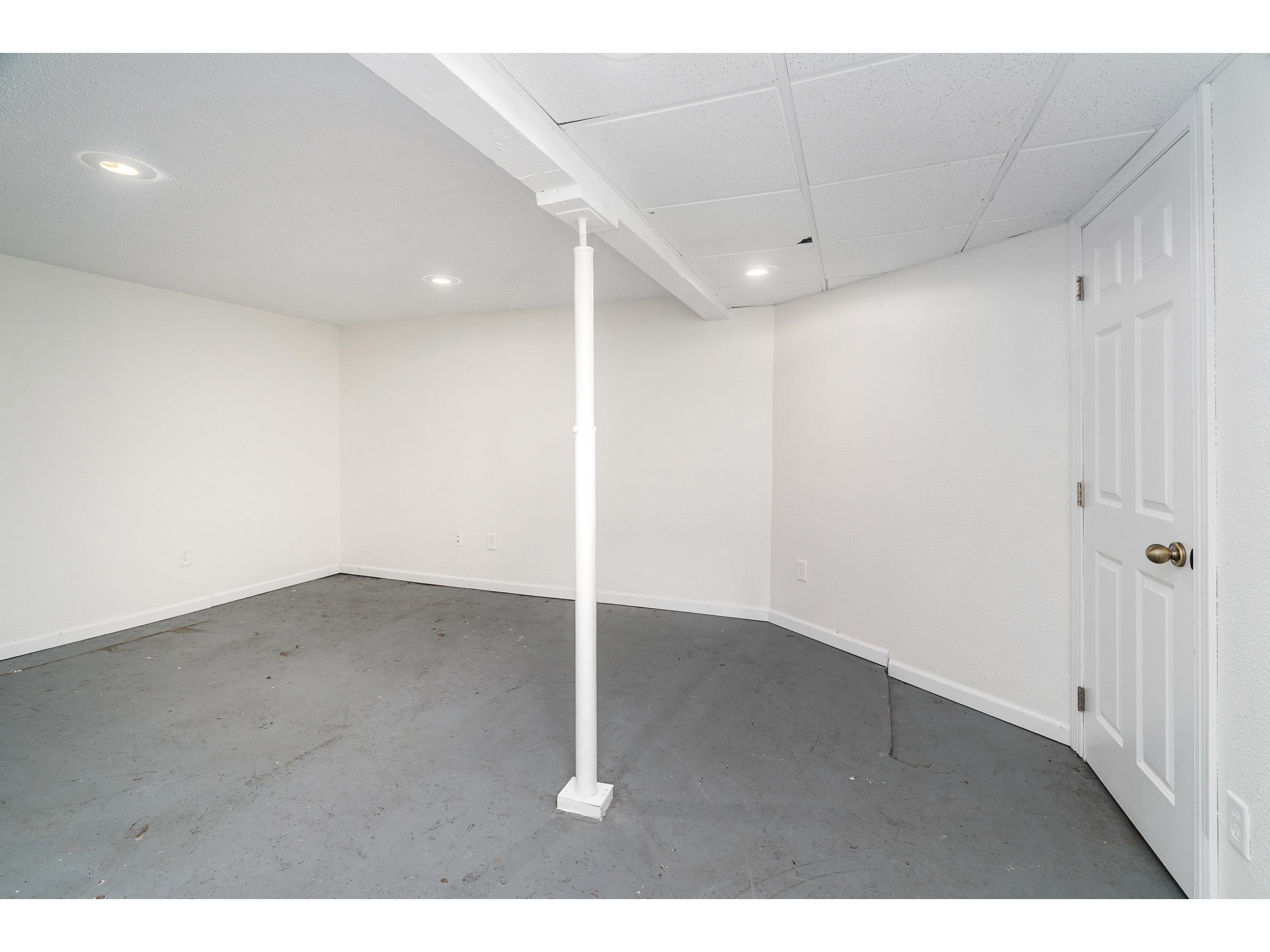 719 N 16th Ave E Duluth MN 55812 6121325 image32