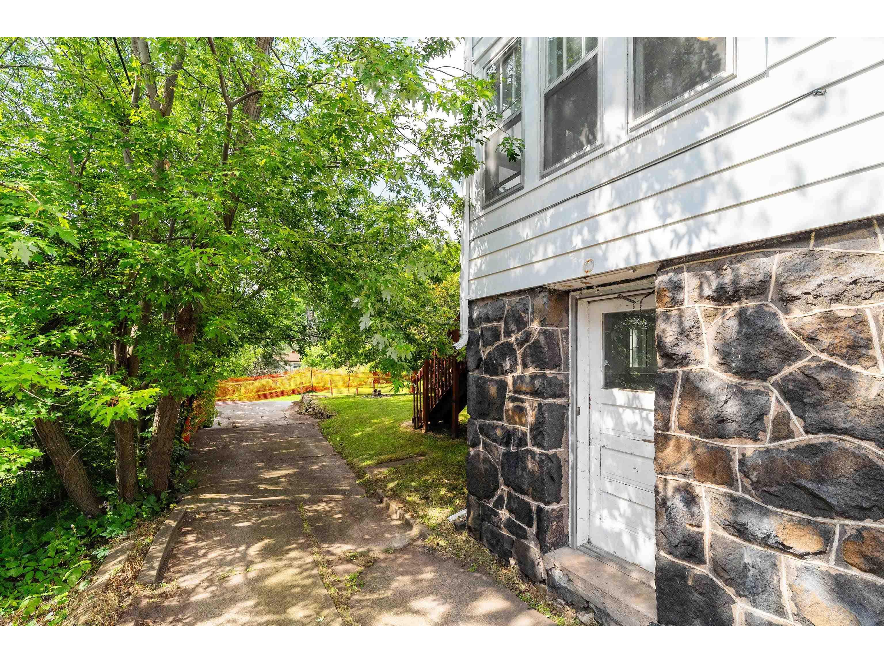 719 N 16th Ave E Duluth MN 55812 6121325 image39