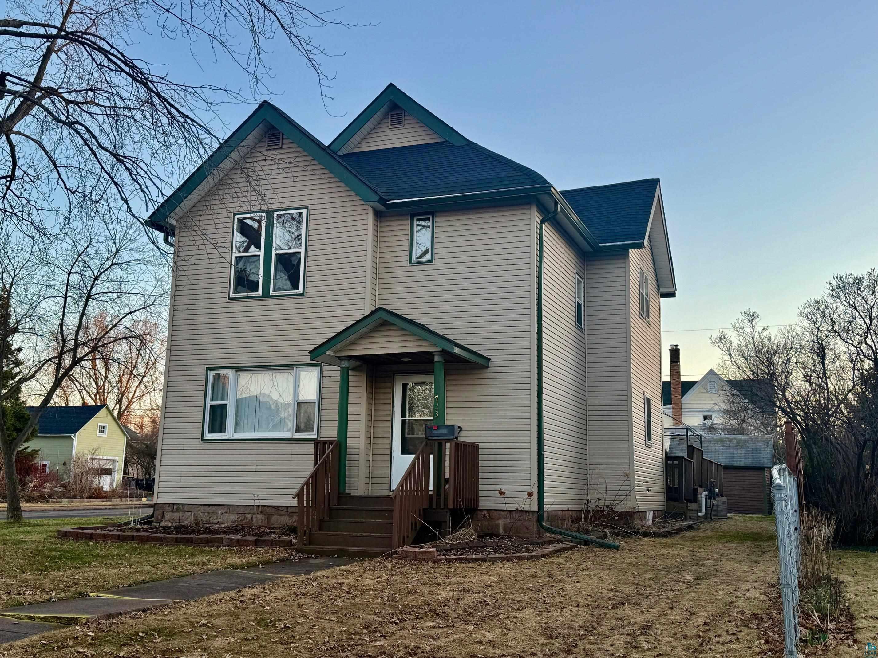 723 MacArthur Ave Ashland WI 54806 6124519 image1