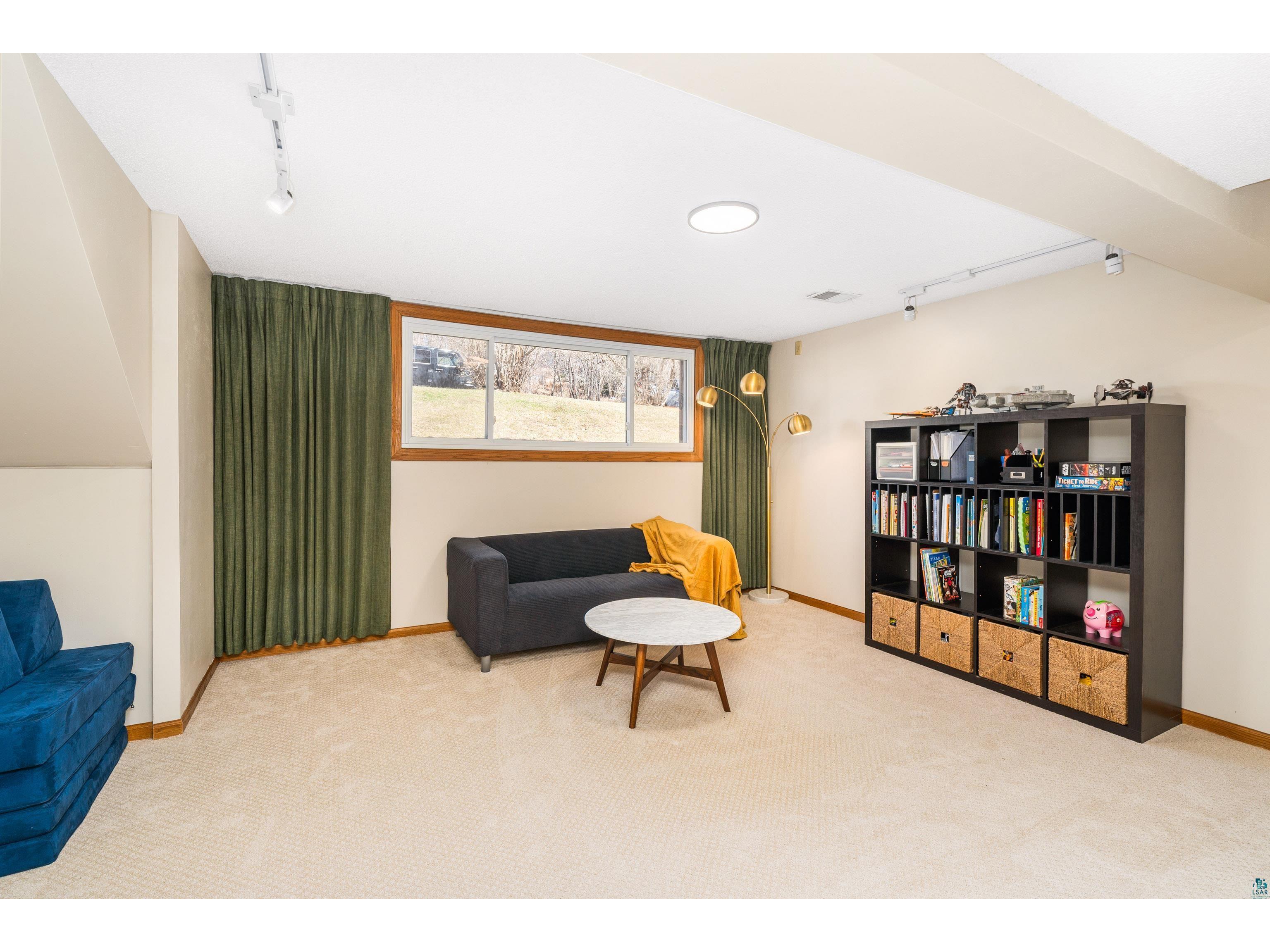 726 W 5th St Duluth MN 55806 6124699 image41