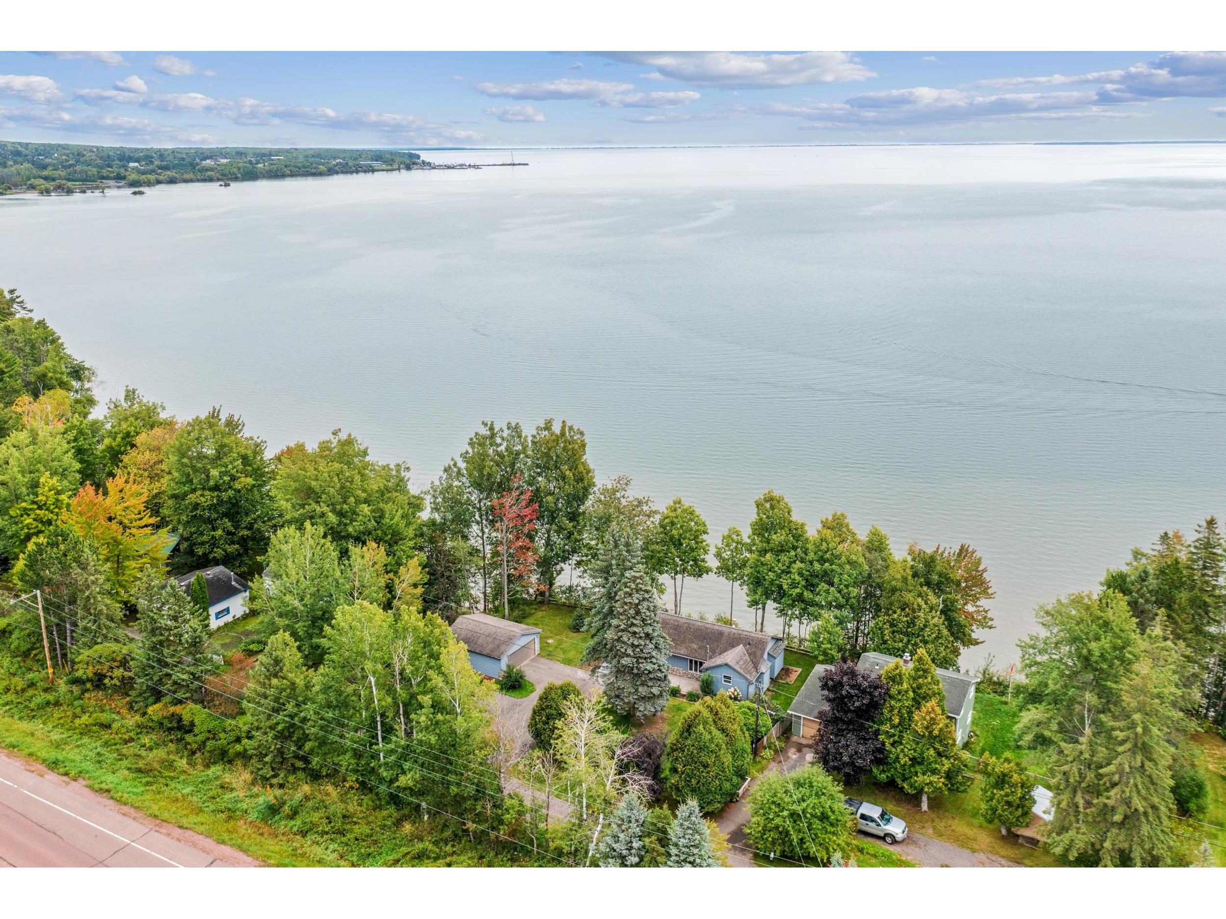 74520 Lakeshore Dr Washburn WI 54891 - Lake Superior 6121881 image2