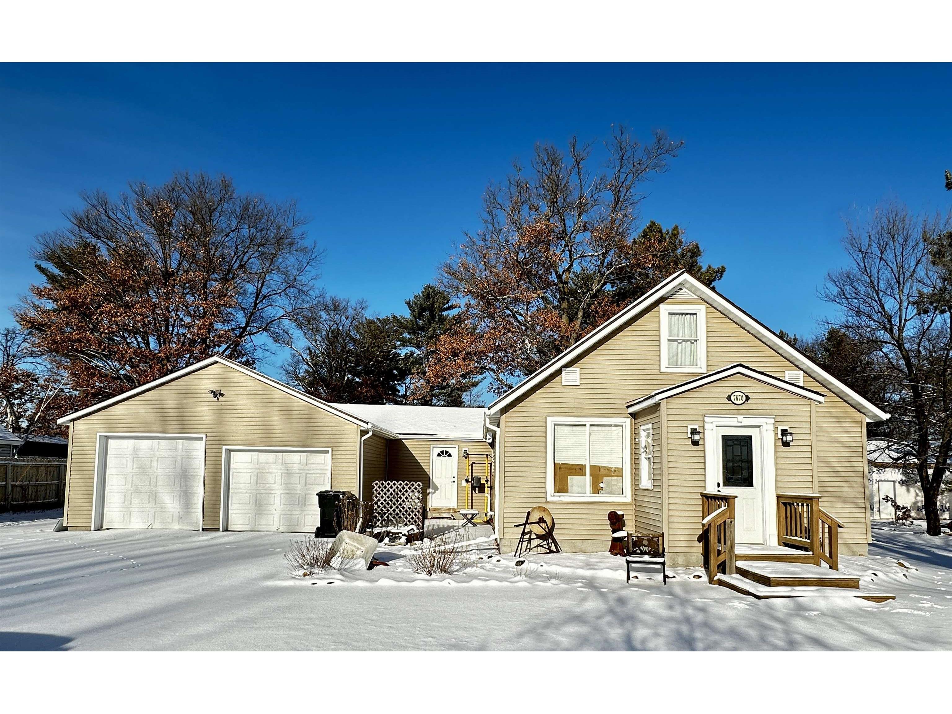 7670 Elizabeth St Siren WI 54872 6117334 image1