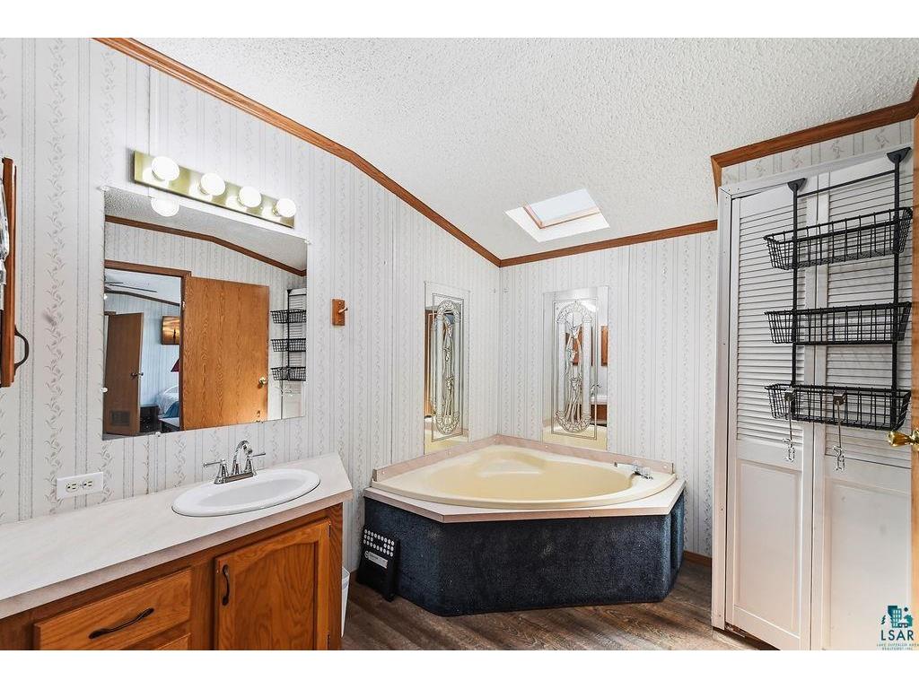 7981 S Dowling Lake Rd Superior WI 54880 - Dowling 6124947 image20